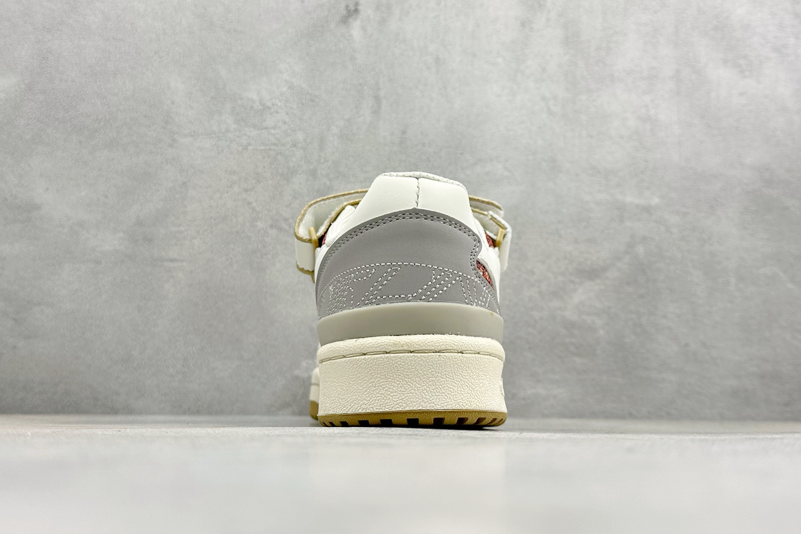 Adidas Forum 84 Low 三叶草低帮复古板鞋 HQ4604 Adidas Forum 84 Low 三叶草低帮复古板鞋 HQ4604