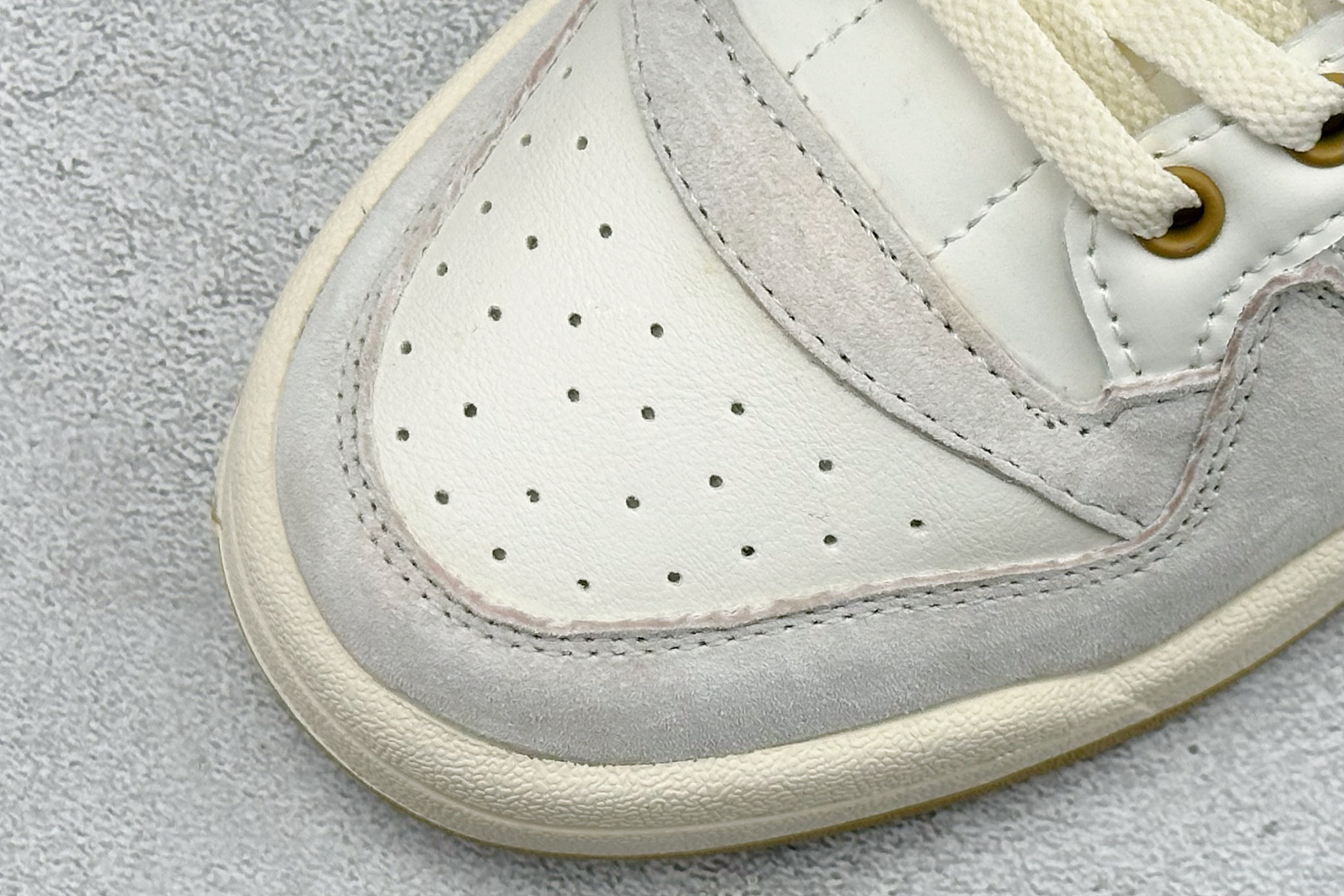Adidas Forum 84 Low 三叶草低帮复古板鞋 HQ4604 Adidas Forum 84 Low 三叶草低帮复古板鞋 HQ4604