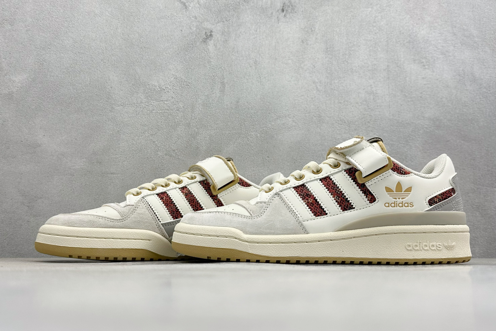 Adidas Forum 84 Low 三叶草低帮复古板鞋 HQ4604 Adidas Forum 84 Low 三叶草低帮复古板鞋 HQ4604