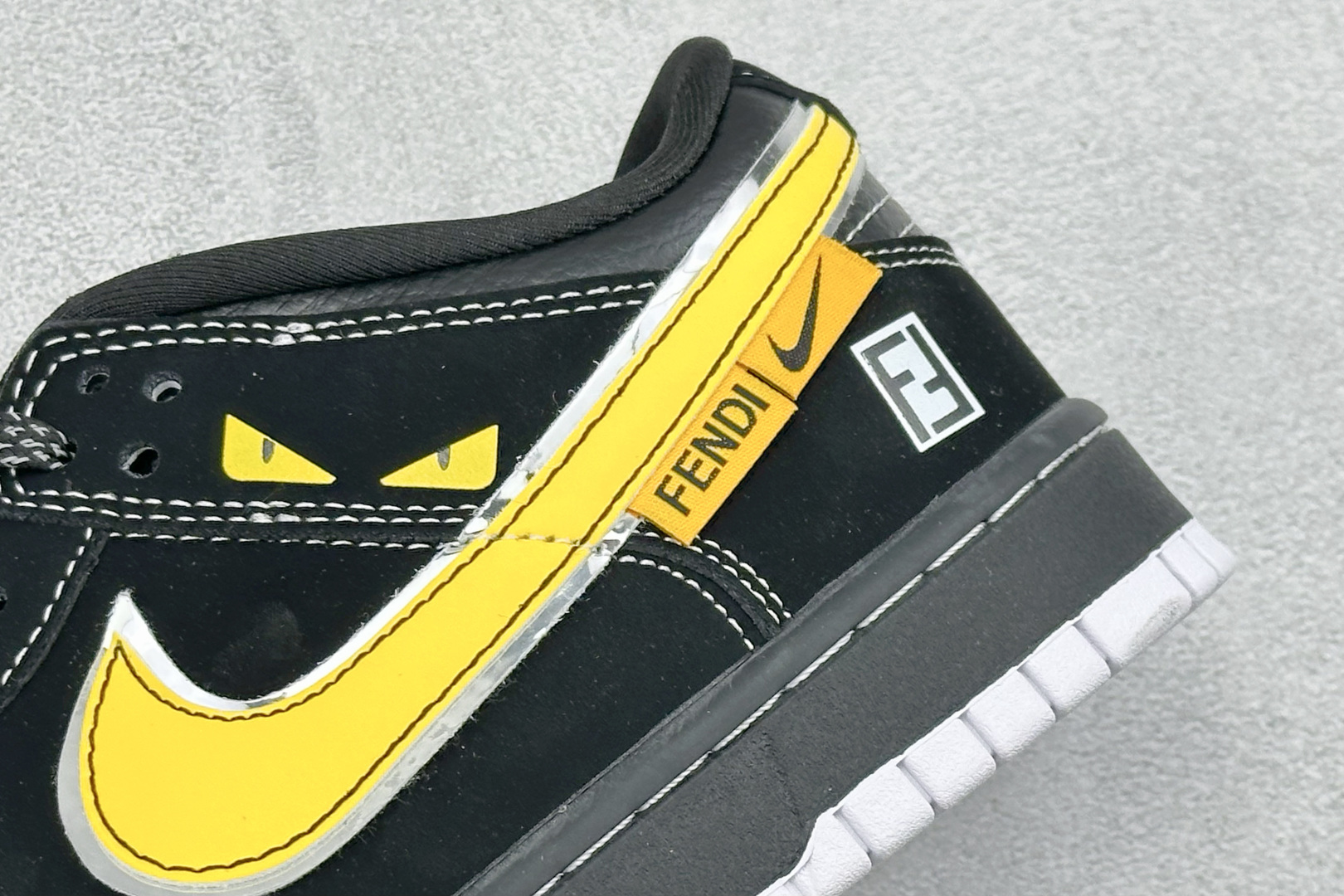 Nike Dunk × Fendi 黑黄联名款 街头与奢品的碰撞 KK1333-049 Nike Dunk × Fendi 黑黄联名款 街头与奢品的碰撞 KK1333-049