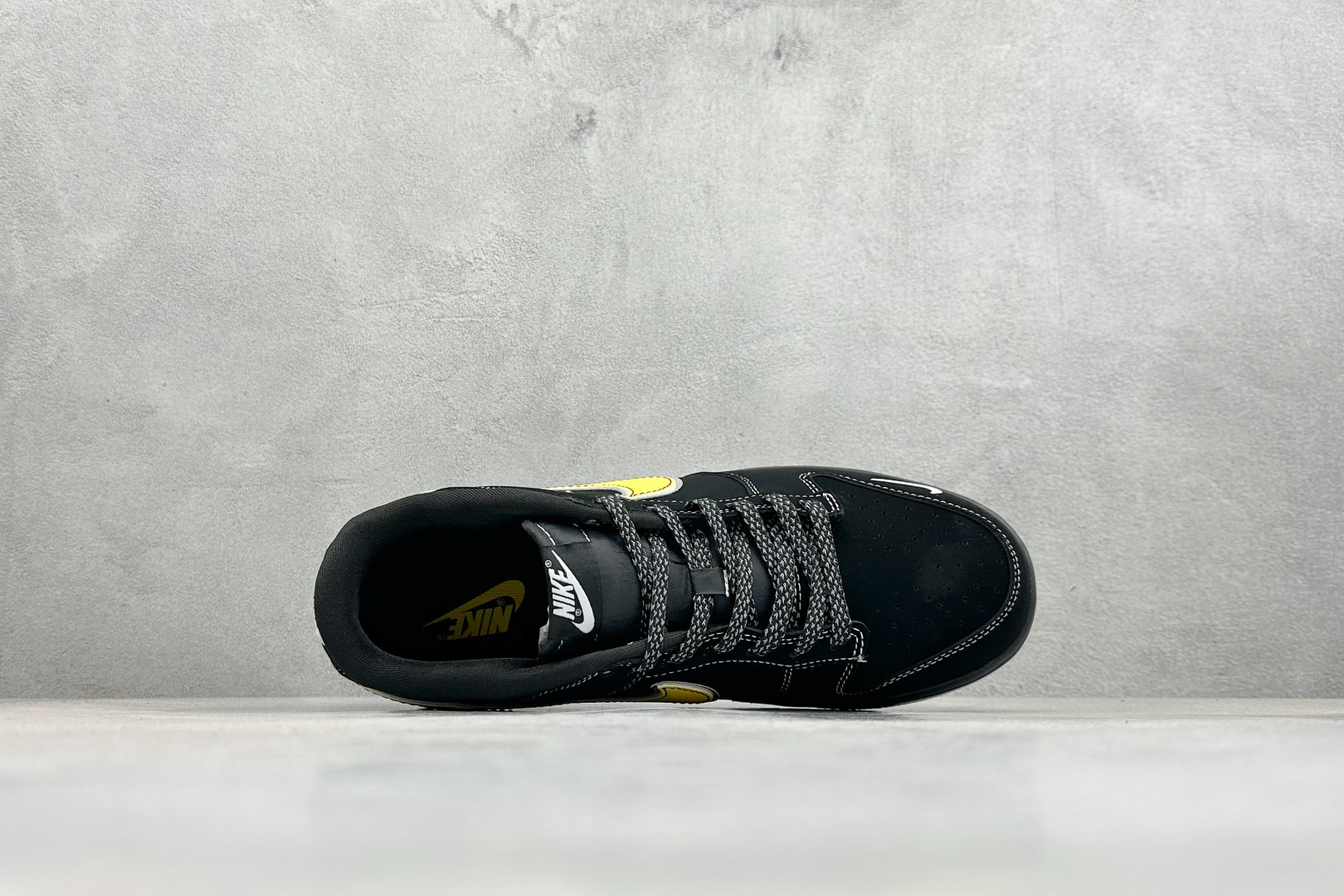 Nike Dunk × Fendi 黑黄联名款 街头与奢品的碰撞 KK1333-049 Nike Dunk × Fendi 黑黄联名款 街头与奢品的碰撞 KK1333-049