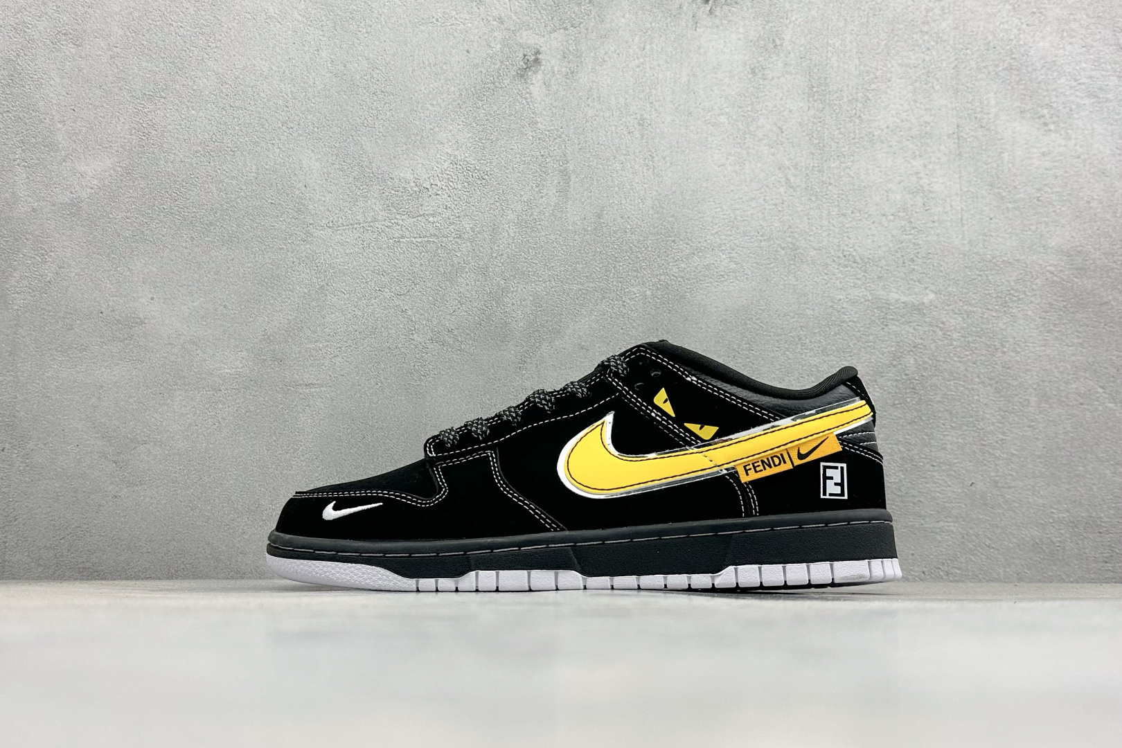 Nike Dunk × Fendi 黑黄联名款 街头与奢品的碰撞 KK1333-049 Nike Dunk × Fendi 黑黄联名款 街头与奢品的碰撞 KK1333-049