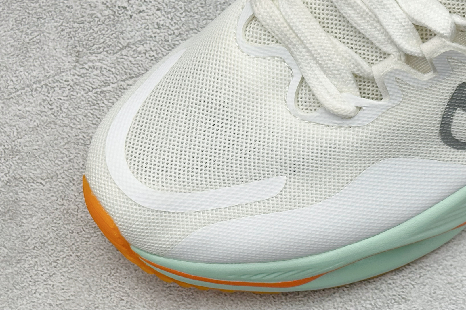 NIKE ZOOMX PLUS 全新耐克跑鞋二代 CK4318-018 NIKE ZOOMX PLUS 全新耐克跑鞋二代 CK4318-018
