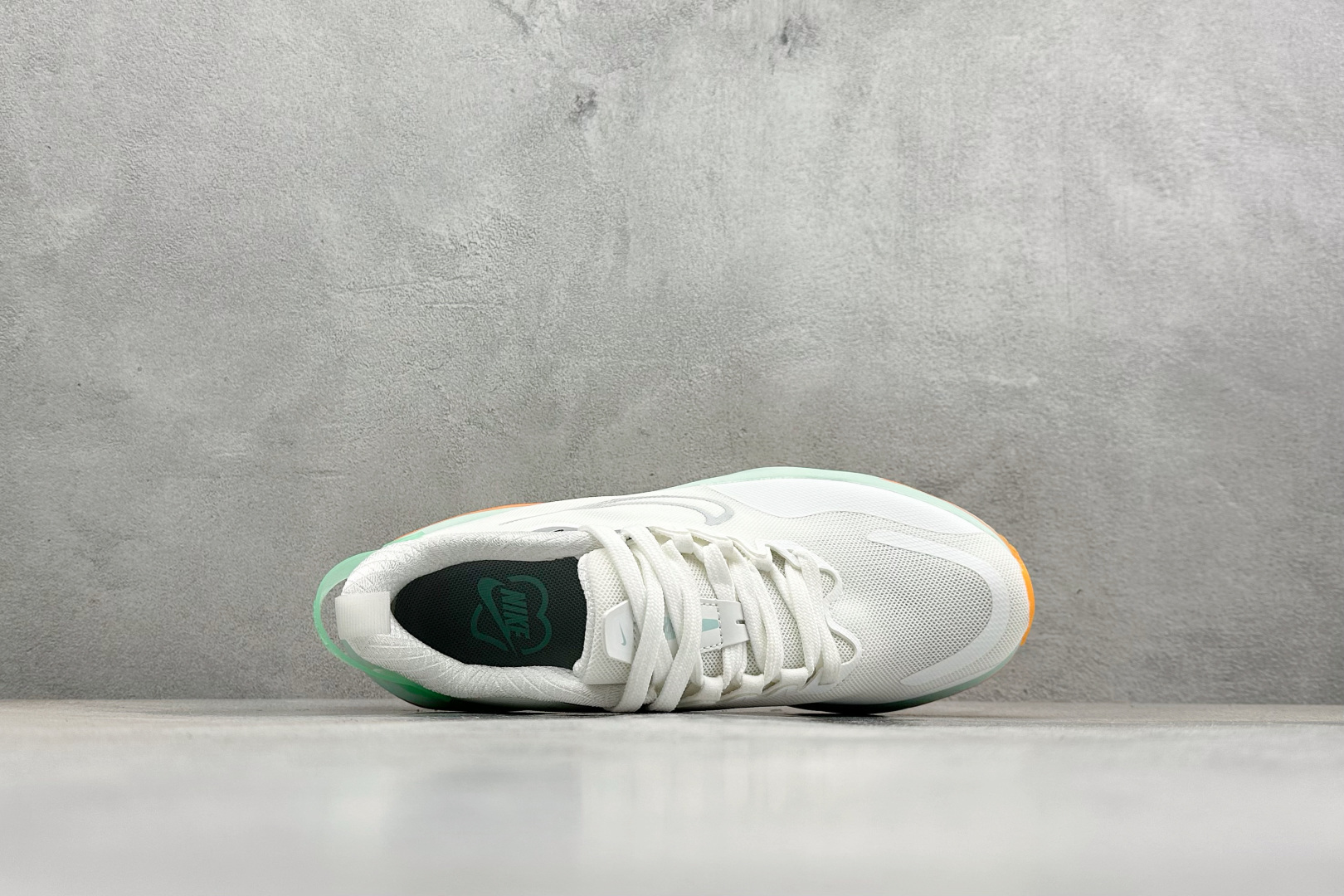 NIKE ZOOMX PLUS 全新耐克跑鞋二代 CK4318-018 NIKE ZOOMX PLUS 全新耐克跑鞋二代 CK4318-018