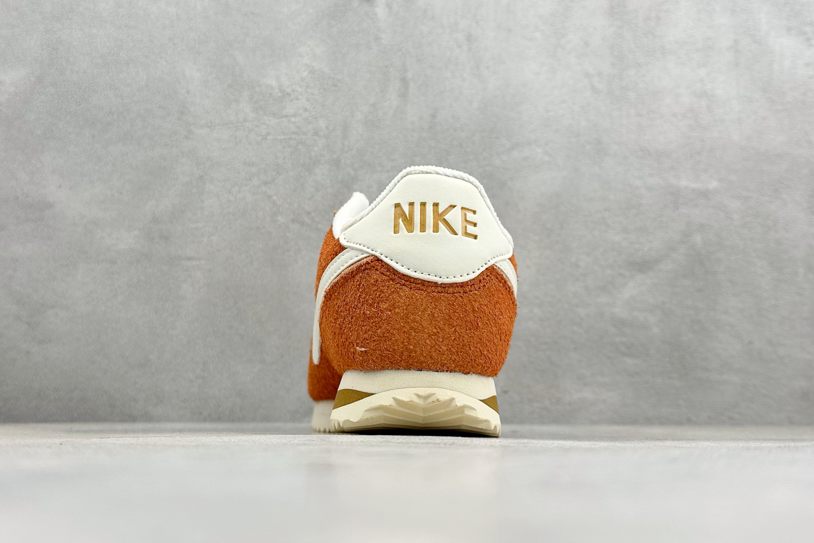 XH版NIKE CORTEZ 经典轻便舒适阿甘休闲跑步鞋 HF3142-200
