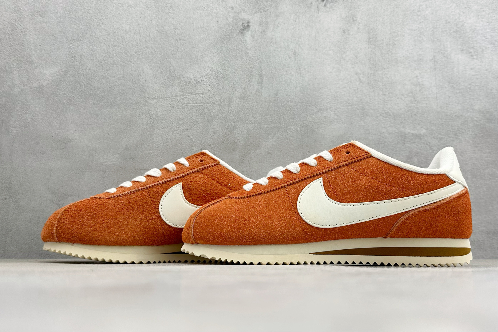 XH版NIKE CORTEZ 经典轻便舒适阿甘休闲跑步鞋 HF3142-200
