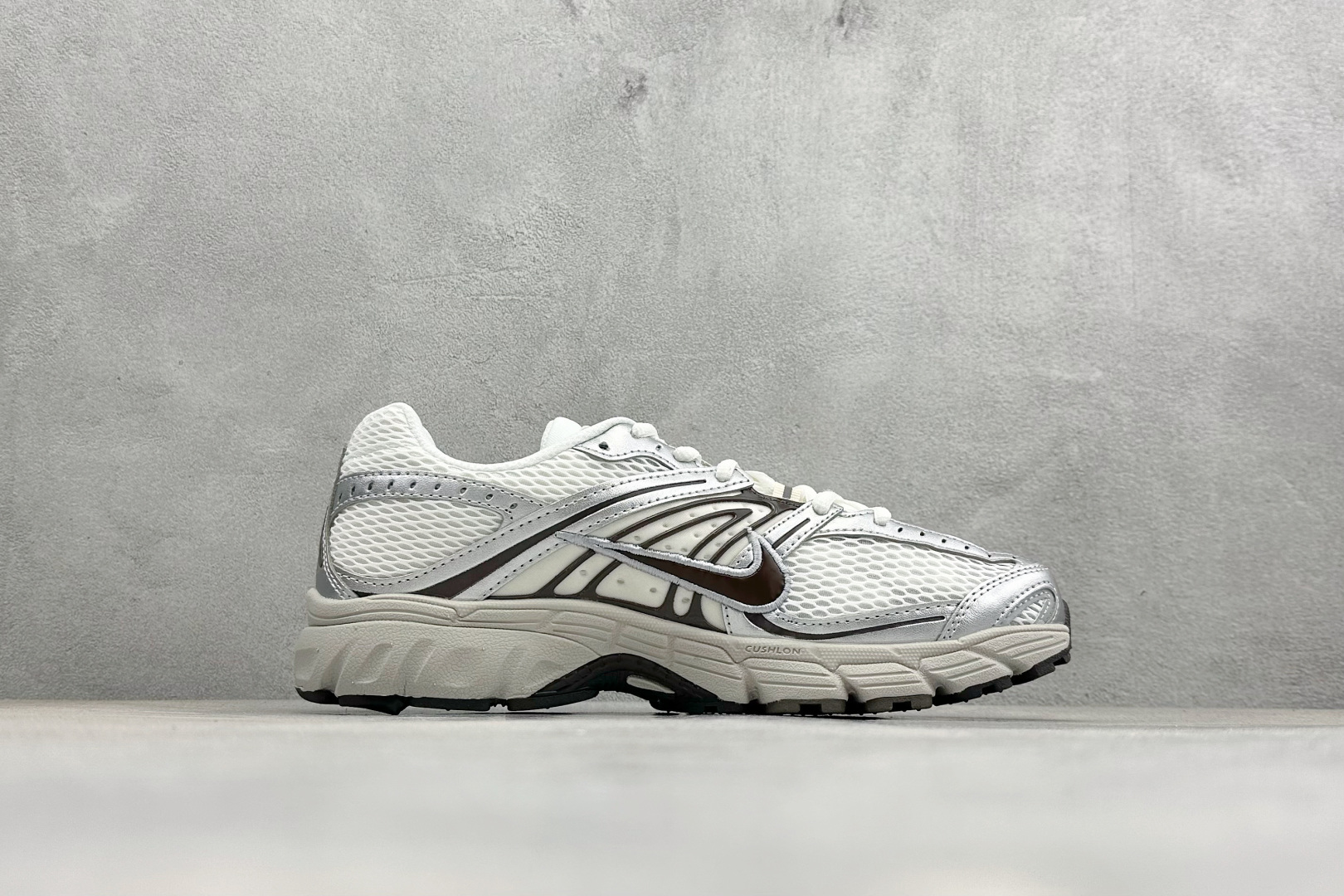 Nike Air Max Moto 2K 耐克新款复古气垫跑步鞋 IO1915-030