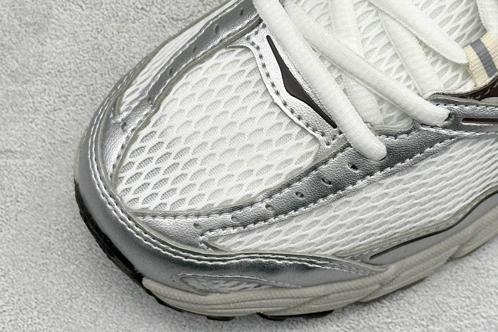 Nike Air Max Moto 2K 耐克新款复古气垫跑步鞋 IO1915-030
