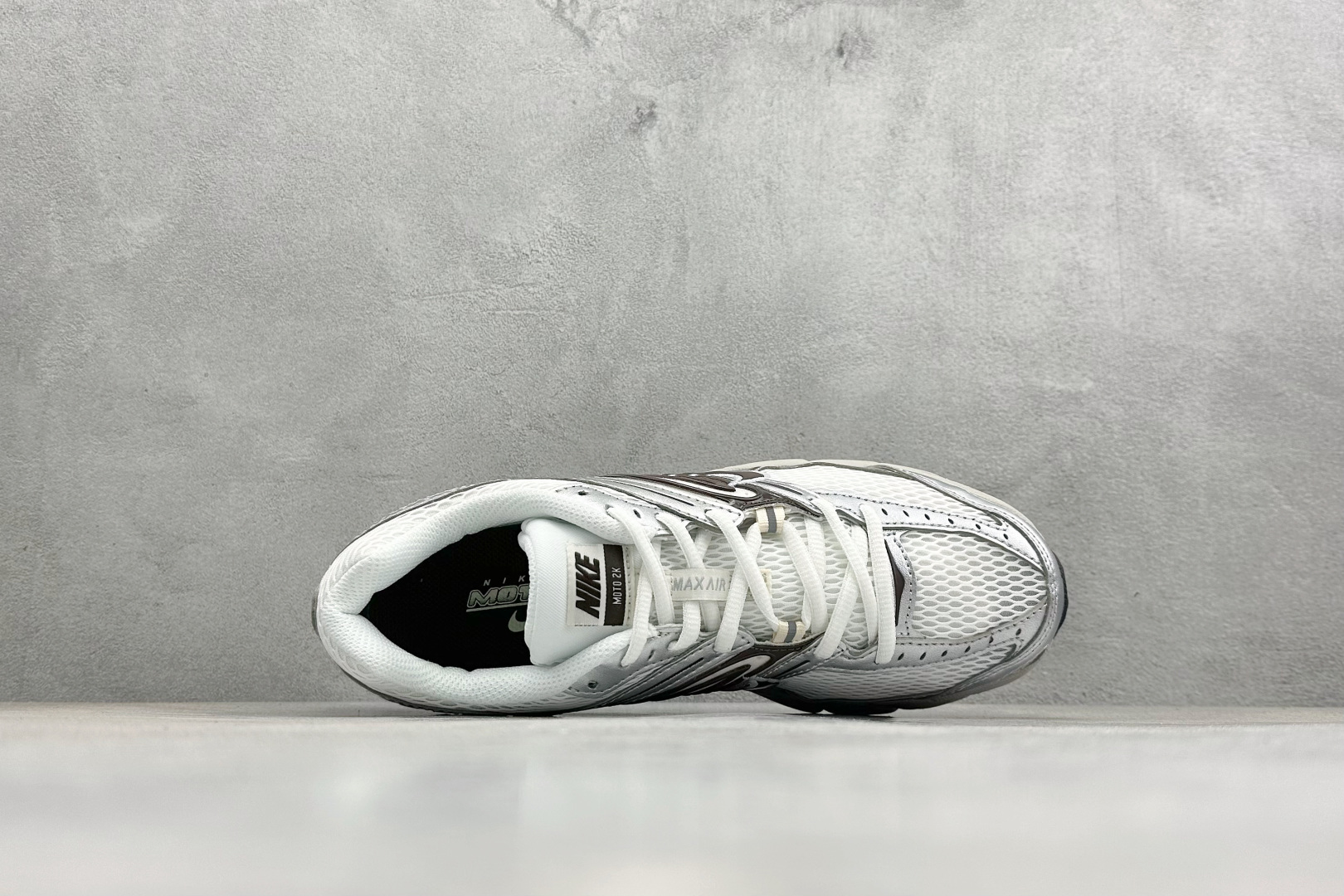 Nike Air Max Moto 2K 耐克新款复古气垫跑步鞋 IO1915-030