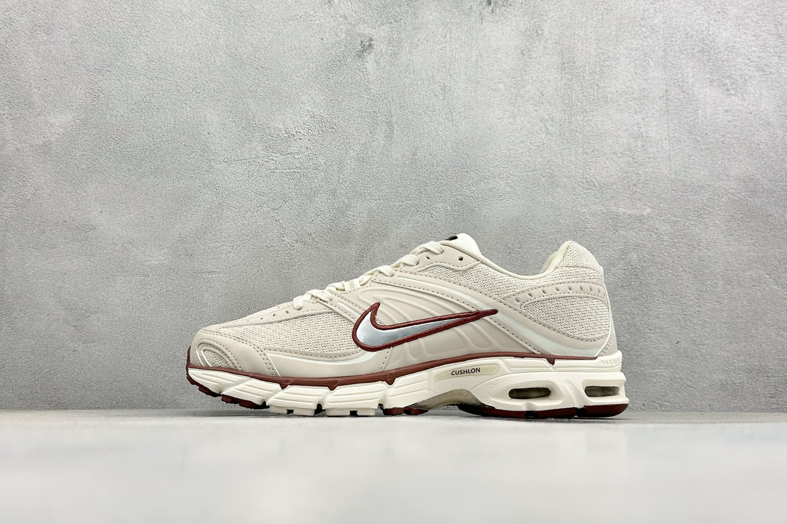 Nike Air Max Moto 2K 耐克新款复古气垫跑步鞋 IM6691-001 Nike Air Max Moto 2K 耐克新款复古气垫跑步鞋 IM6691-001