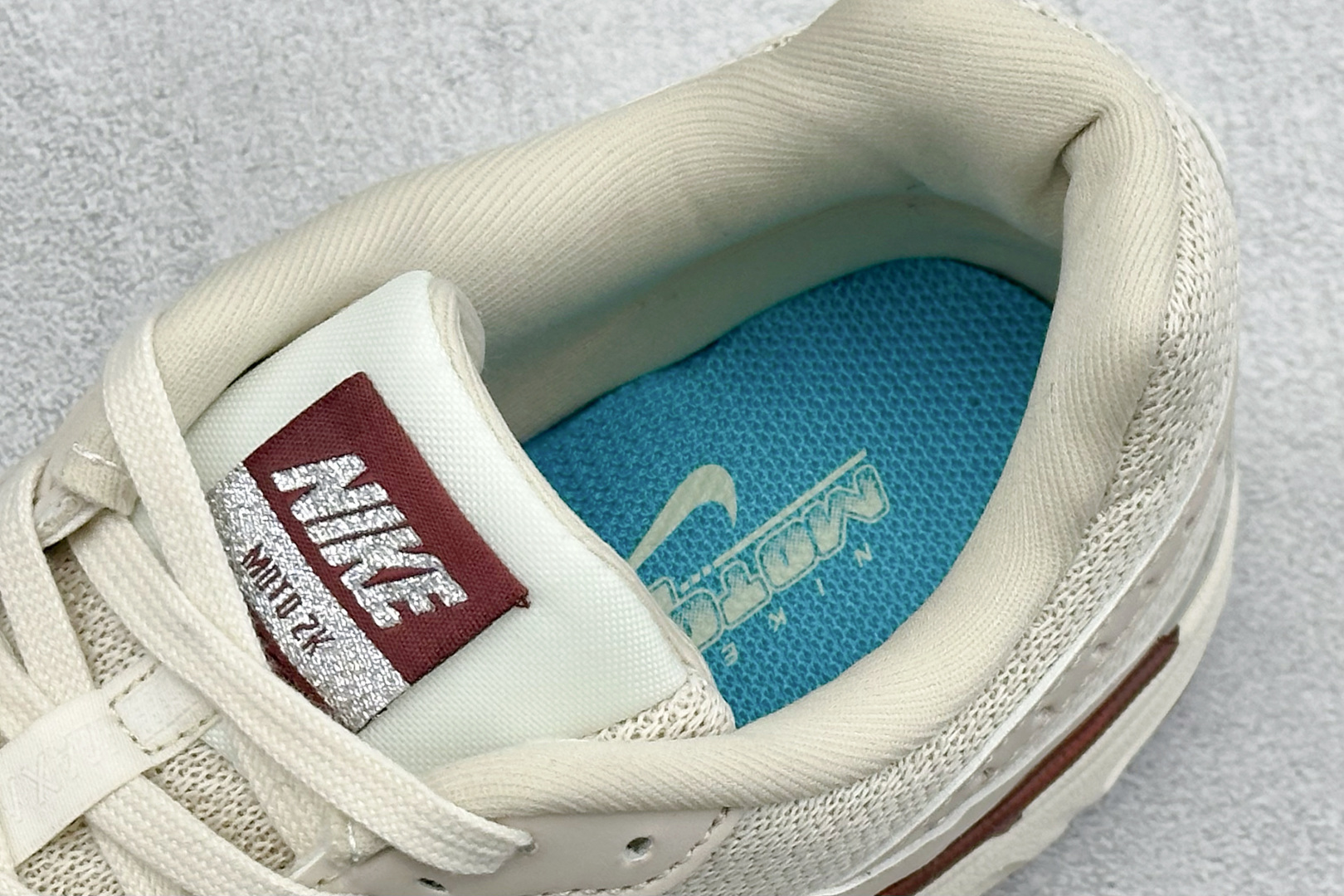 Nike Air Max Moto 2K 耐克新款复古气垫跑步鞋 IM6691-001 Nike Air Max Moto 2K 耐克新款复古气垫跑步鞋 IM6691-001