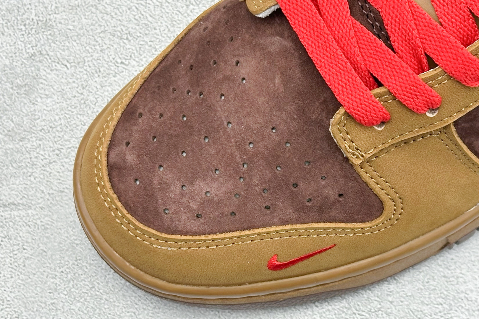 Nike Dunk Low Retro 马年限定 周年高端定制 低帮休闲板鞋 YF9511-926 Nike Dunk Low Retro 马年限定 周年高端定制 低帮休闲板鞋 YF9511-926