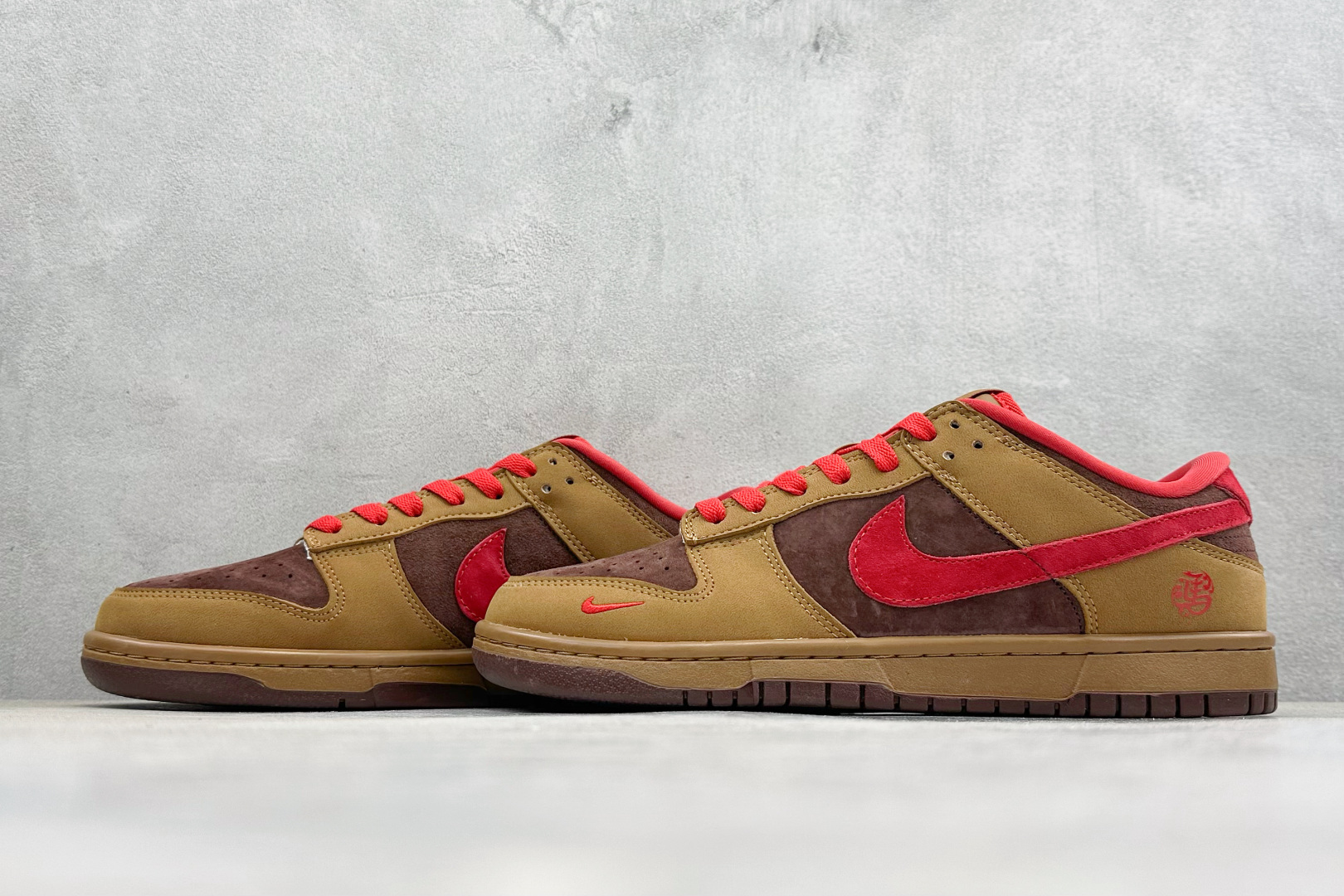 Nike Dunk Low Retro 马年限定 周年高端定制 低帮休闲板鞋 YF9511-926 Nike Dunk Low Retro 马年限定 周年高端定制 低帮休闲板鞋 YF9511-926