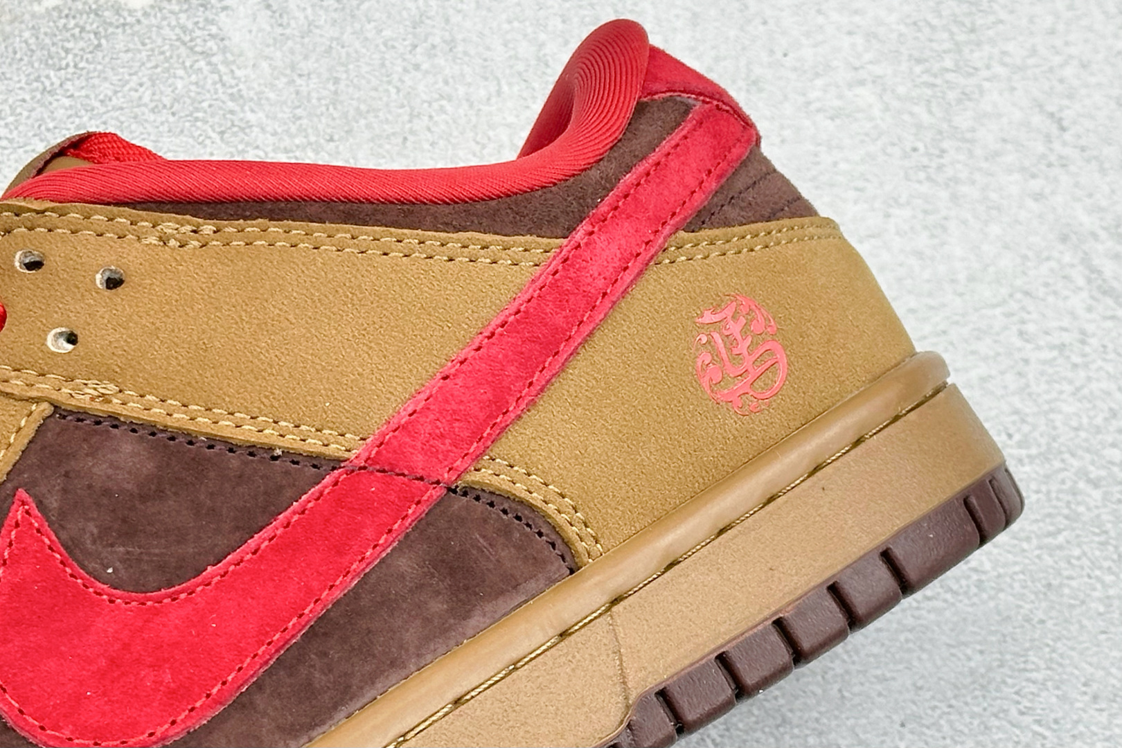 Nike Dunk Low Retro 马年限定 周年高端定制 低帮休闲板鞋 YF9511-926 Nike Dunk Low Retro 马年限定 周年高端定制 低帮休闲板鞋 YF9511-926