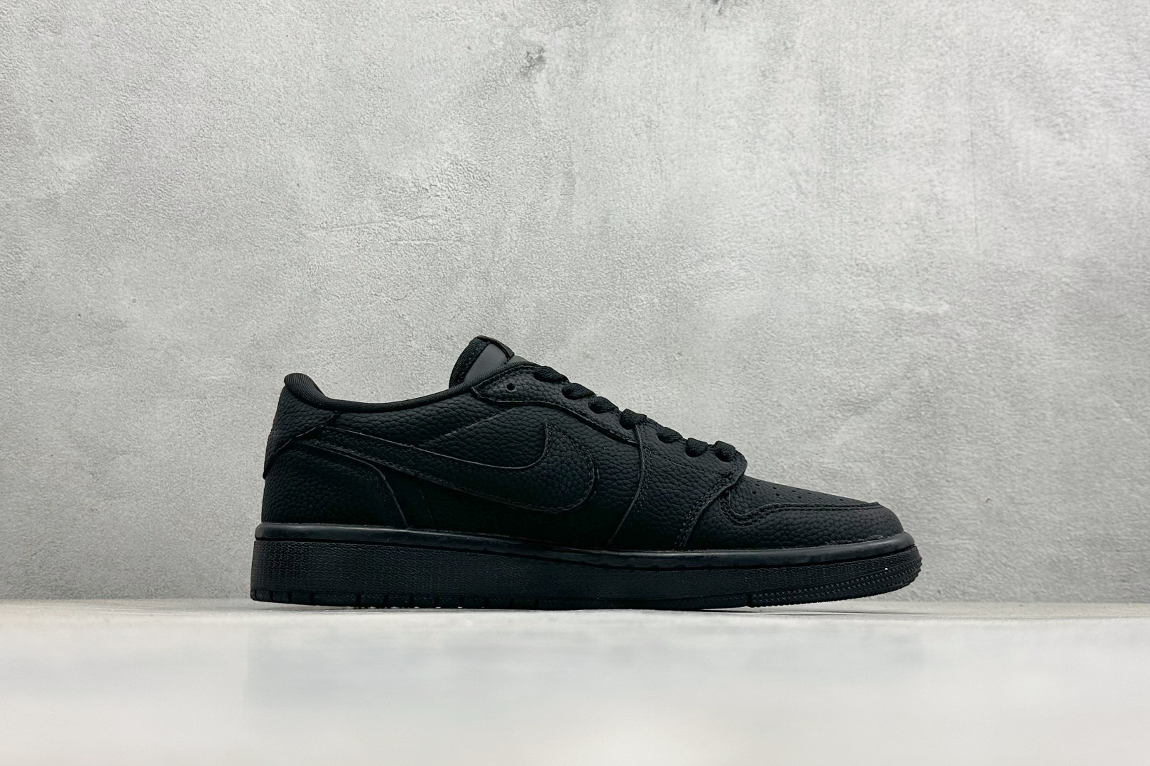Air Jordan 1 Low AJ1 乔1 马年限定 高端定制 倒钩低帮复古篮球鞋 YF9511-502 Air Jordan 1 Low AJ1 乔1 马年限定 高端定制 倒钩低帮复古篮球鞋 YF9511-502