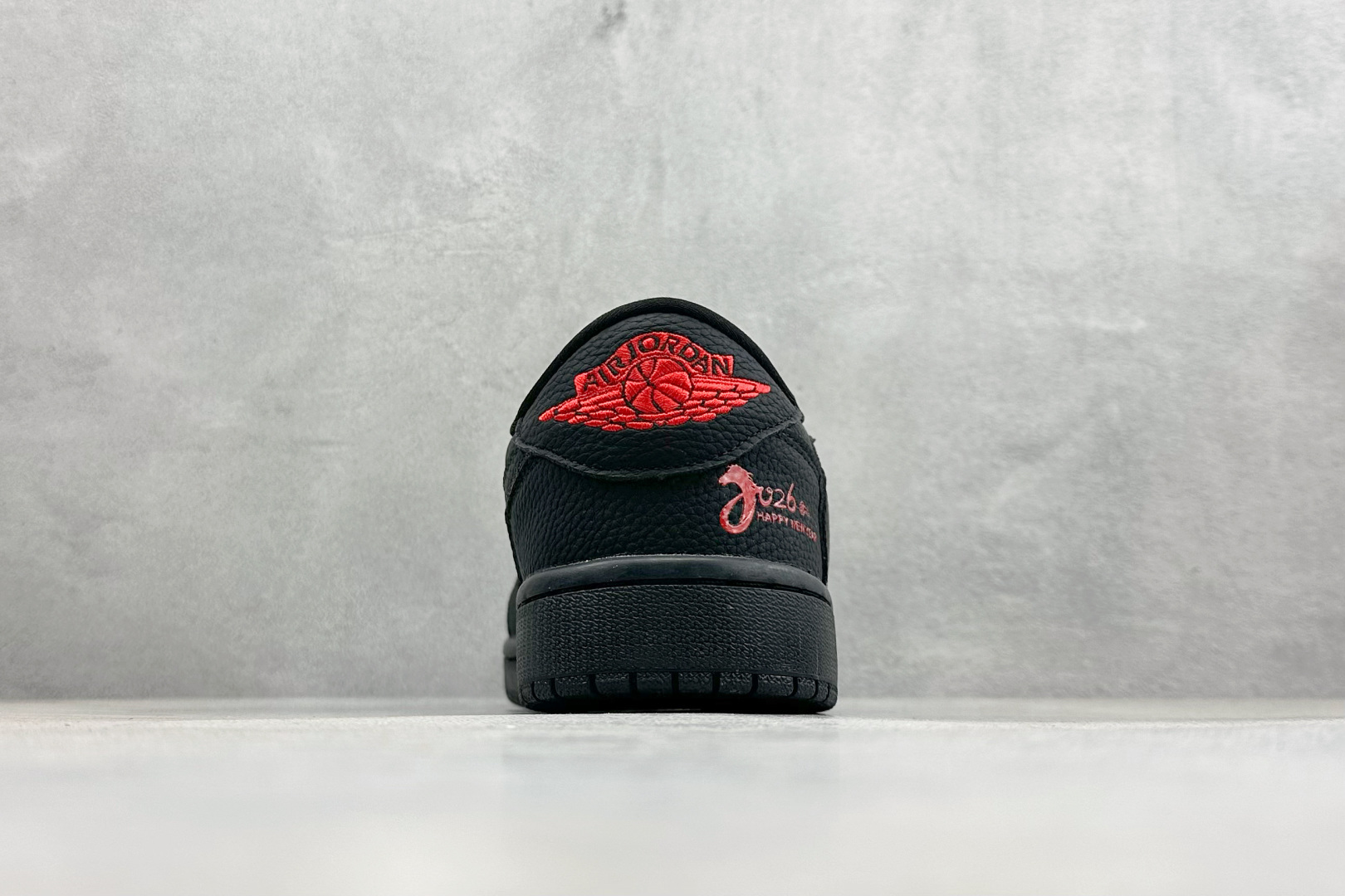 Air Jordan 1 Low AJ1 乔1 马年限定 高端定制 倒钩低帮复古篮球鞋 YF9511-502 Air Jordan 1 Low AJ1 乔1 马年限定 高端定制 倒钩低帮复古篮球鞋 YF9511-502