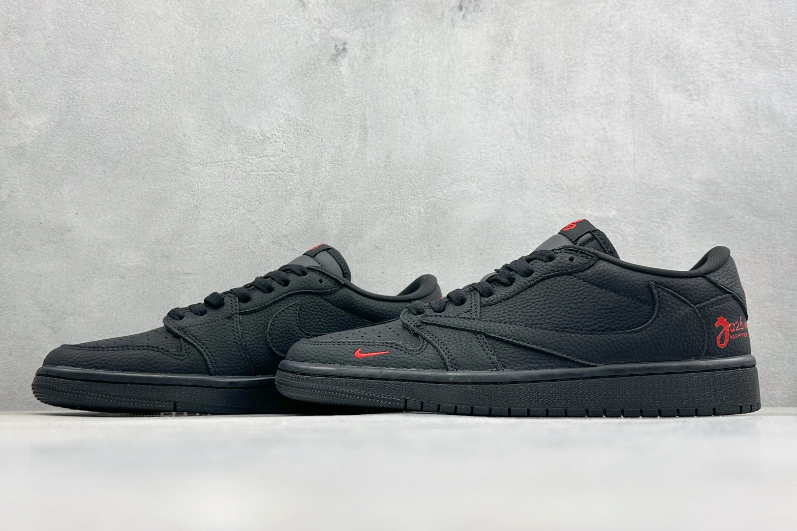 Air Jordan 1 Low AJ1 乔1 马年限定 高端定制 倒钩低帮复古篮球鞋 YF9511-502 Air Jordan 1 Low AJ1 乔1 马年限定 高端定制 倒钩低帮复古篮球鞋 YF9511-502