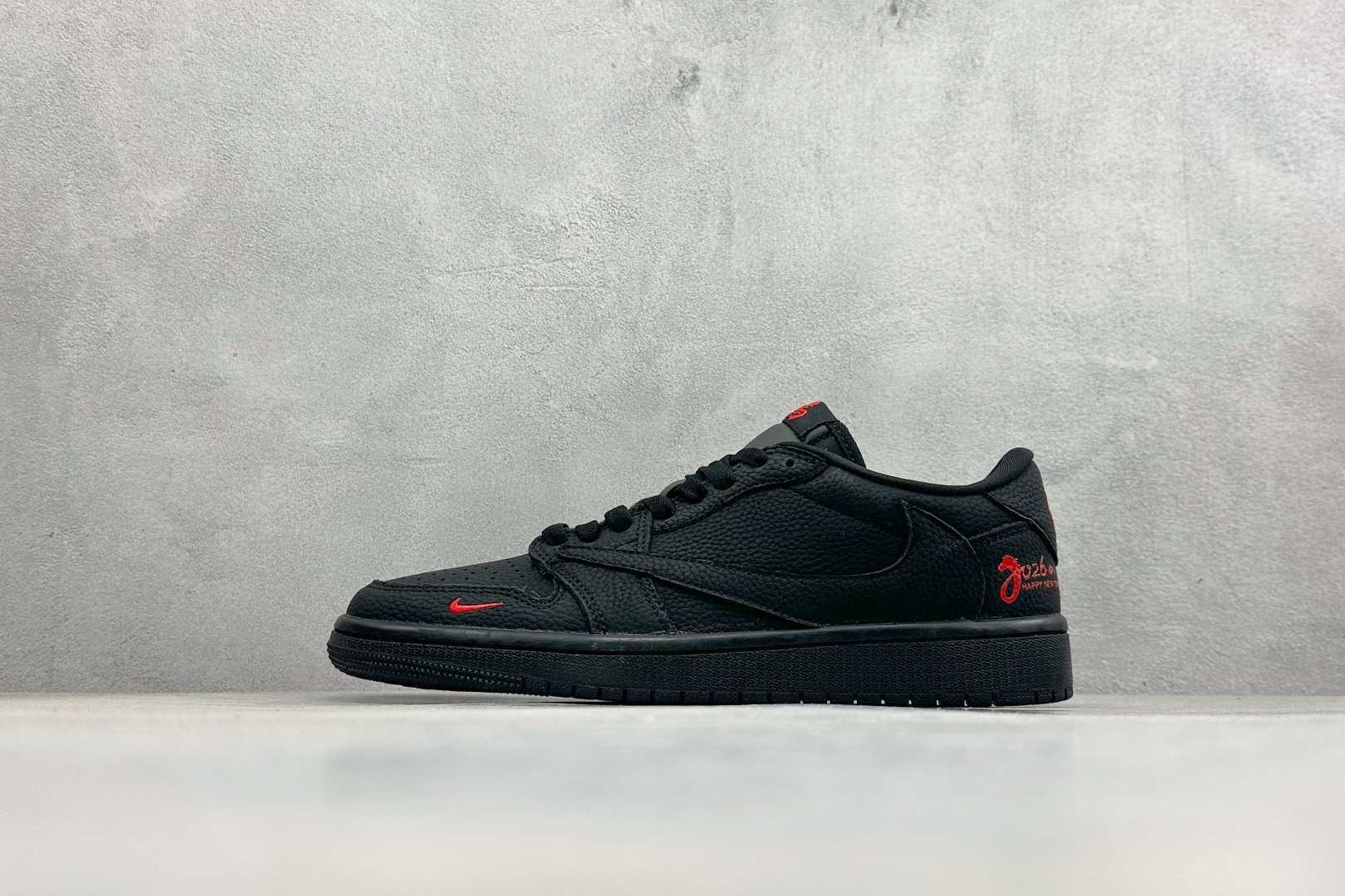 Air Jordan 1 Low AJ1 乔1 马年限定 高端定制 倒钩低帮复古篮球鞋 YF9511-502 Air Jordan 1 Low AJ1 乔1 马年限定 高端定制 倒钩低帮复古篮球鞋 YF9511-502