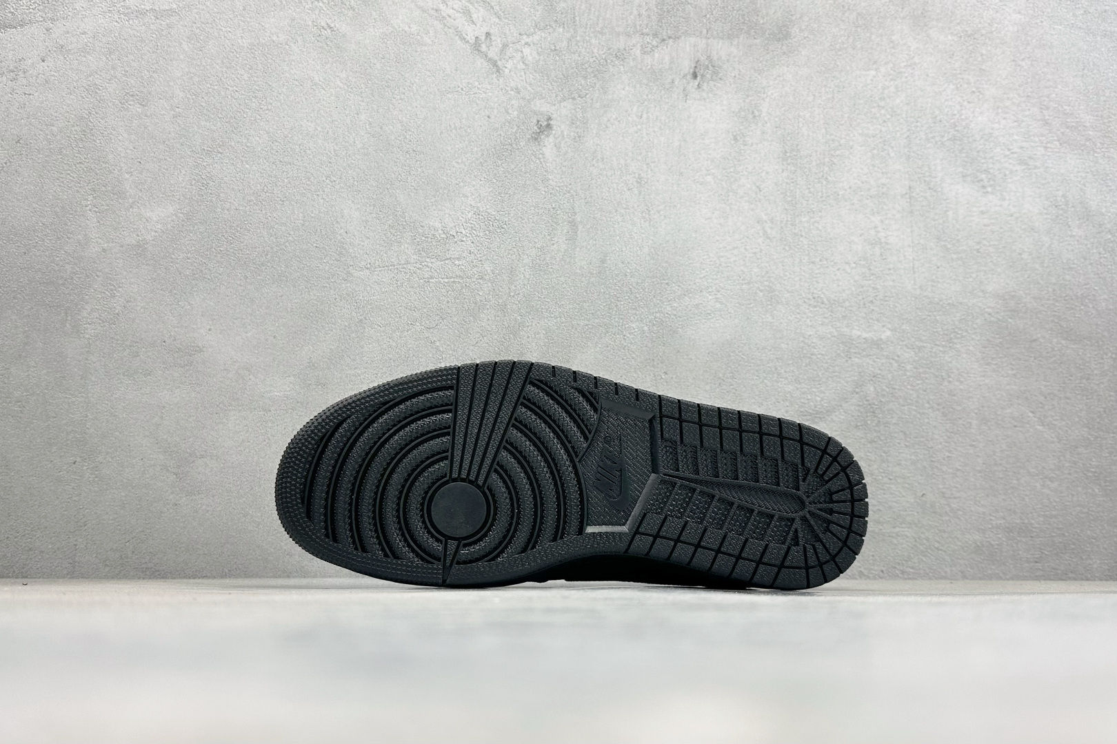 Air Jordan 1 Low AJ1 乔1 马年限定 高端定制 倒钩低帮复古篮球鞋 YF9511-502 Air Jordan 1 Low AJ1 乔1 马年限定 高端定制 倒钩低帮复古篮球鞋 YF9511-502