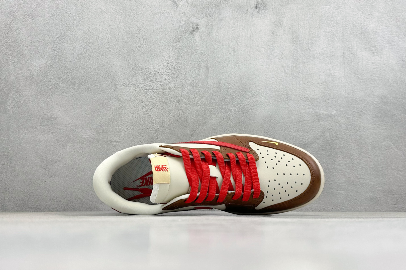 Air Jordan 1 Low AJ1 乔1 马年限定 高端定制 倒钩低帮复古篮球鞋 YF9511-500 Air Jordan 1 Low AJ1 乔1 马年限定 高端定制 倒钩低帮复古篮球鞋 YF9511-500
