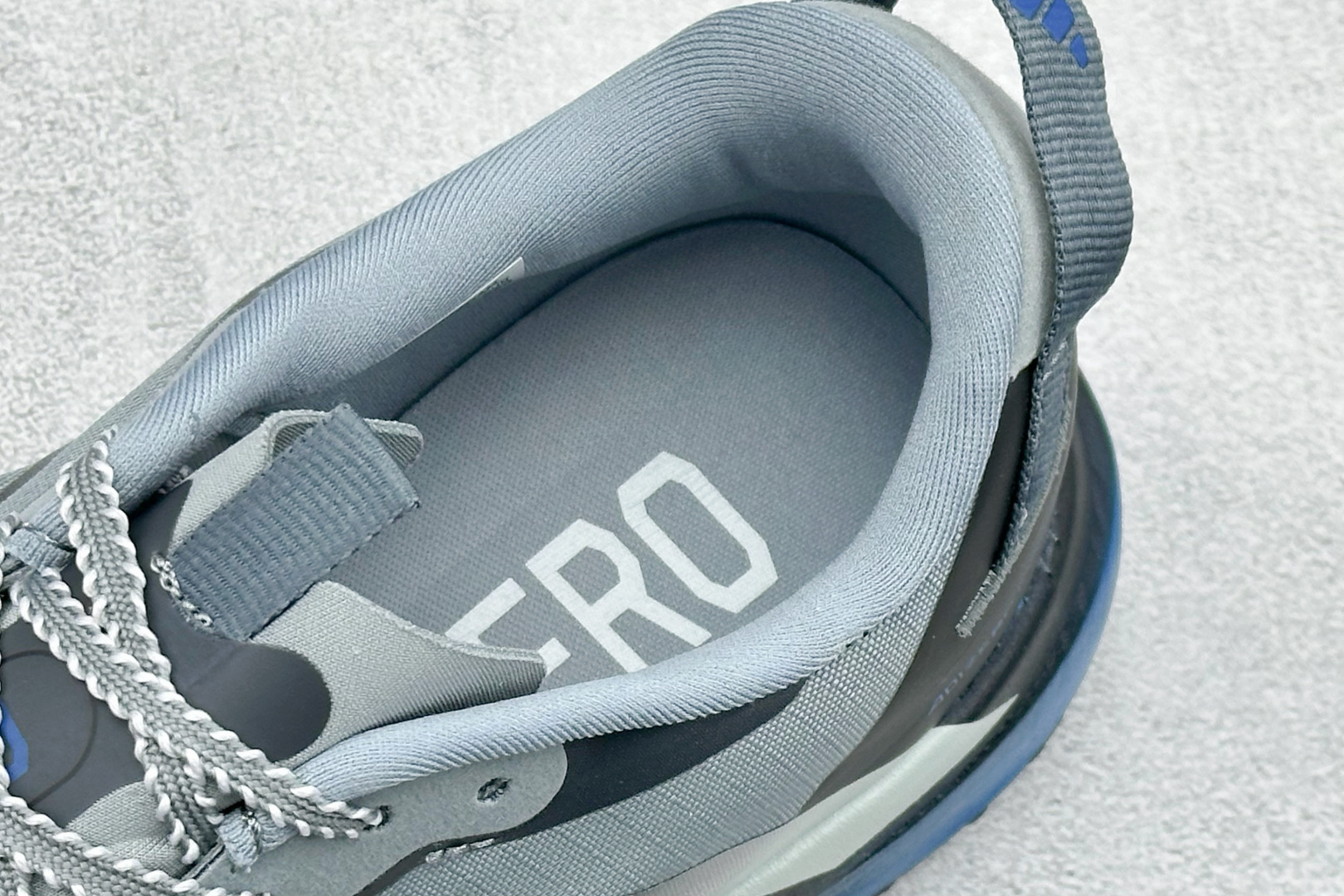 AD ADIZERO EVO SL ATR 阿迪超轻透气缓震跑鞋 KK0311 AD ADIZERO EVO SL ATR 阿迪超轻透气缓震跑鞋 KK0311