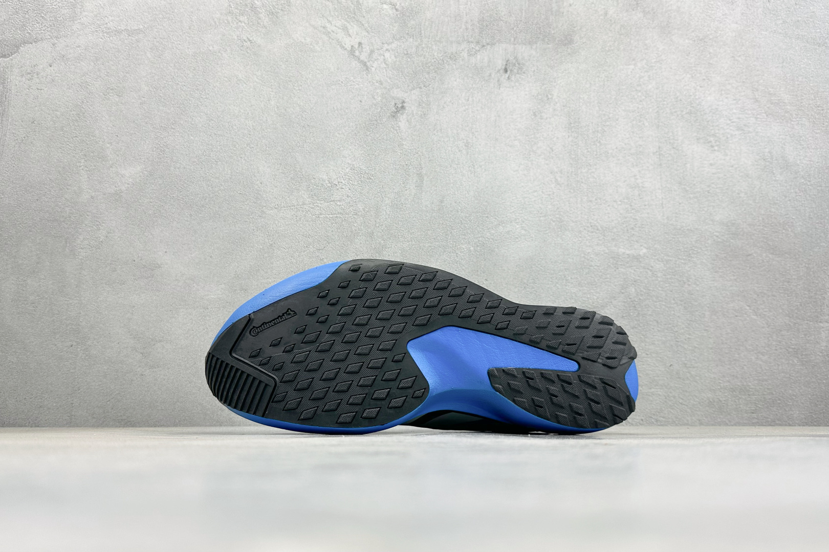 AD ADIZERO EVO SL ATR 阿迪超轻透气缓震跑鞋 KK0311 AD ADIZERO EVO SL ATR 阿迪超轻透气缓震跑鞋 KK0311