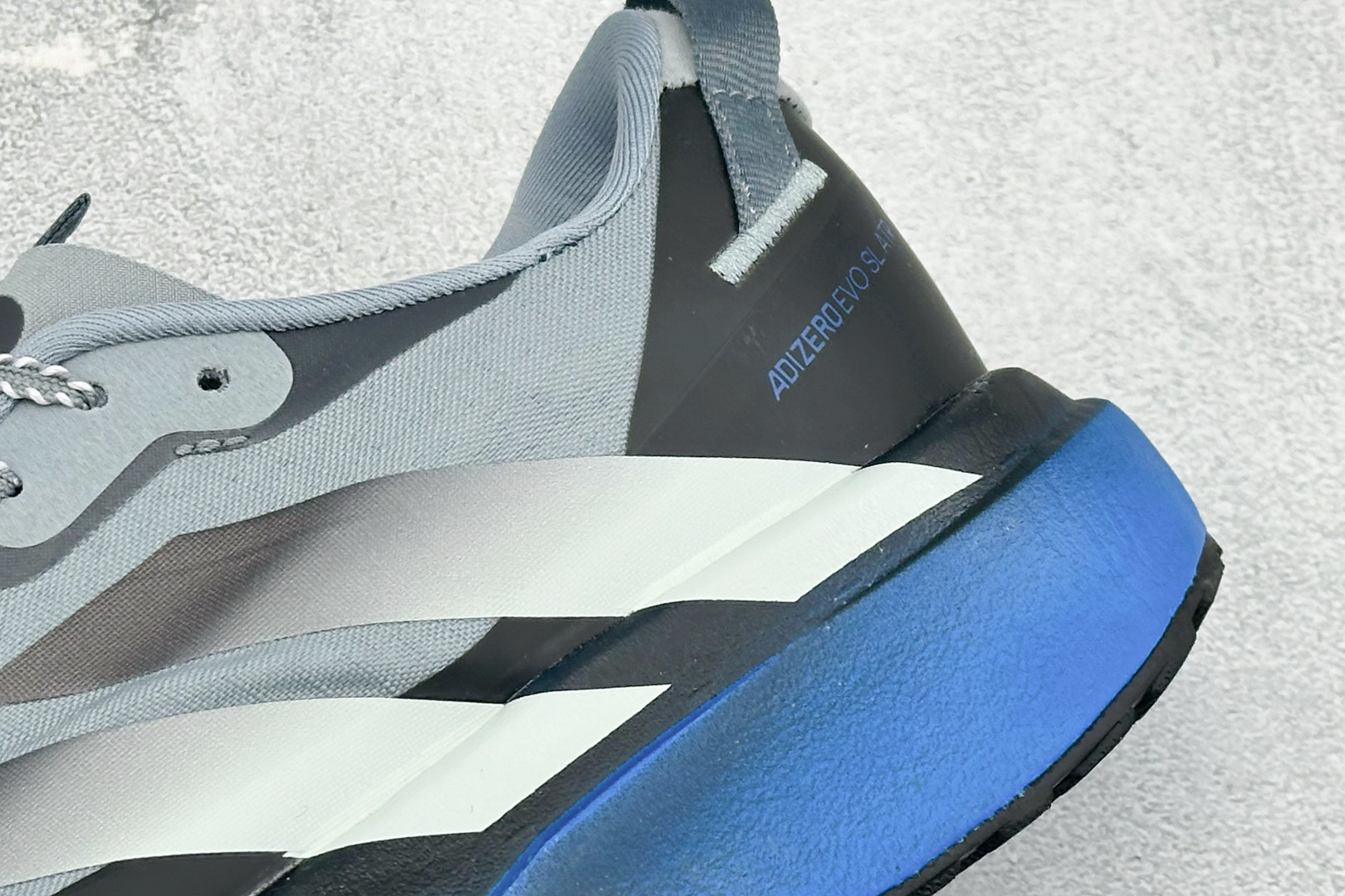 AD ADIZERO EVO SL ATR 阿迪超轻透气缓震跑鞋 KK0311 AD ADIZERO EVO SL ATR 阿迪超轻透气缓震跑鞋 KK0311