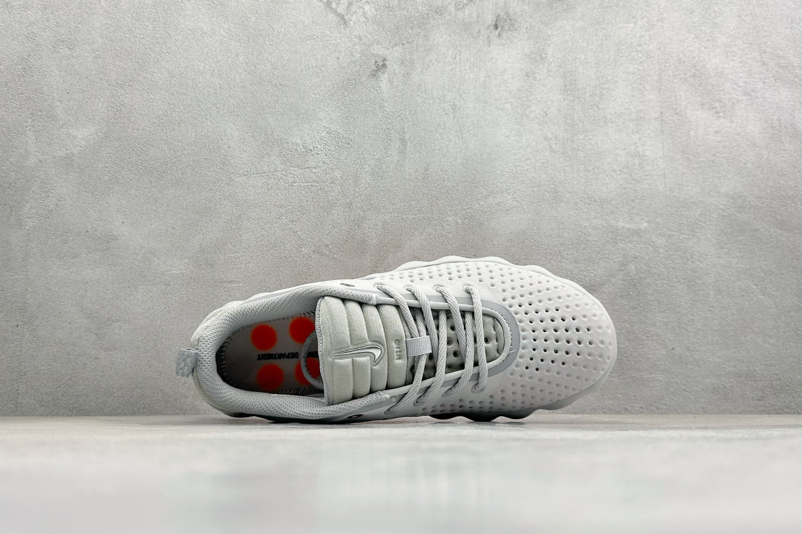 YF版Nike Mind 002 舒适耐穿 透气训练鞋 透气孔洞 HQ4308-003 YF版Nike Mind 002 舒适耐穿 透气训练鞋 透气孔洞 HQ4308-003