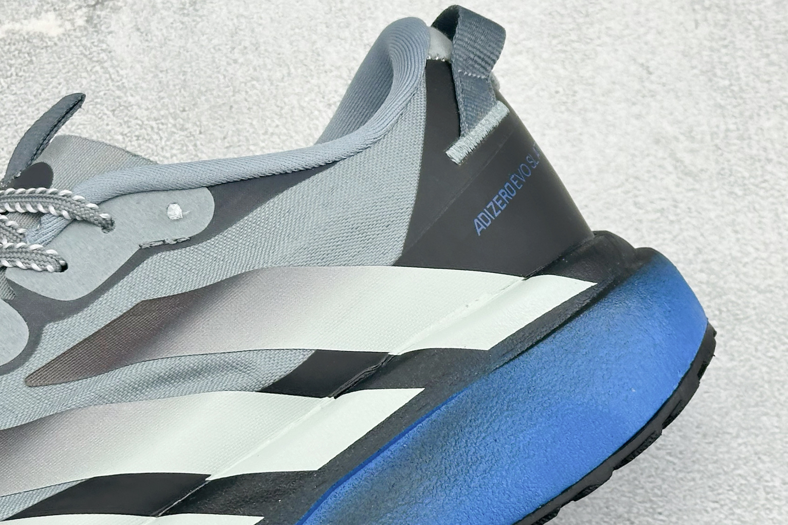 TY版AD ADIZERO EVO SL ATR 阿迪超轻透气缓震跑鞋 KK0311 TY版AD ADIZERO EVO SL ATR 阿迪超轻透气缓震跑鞋 KK0311