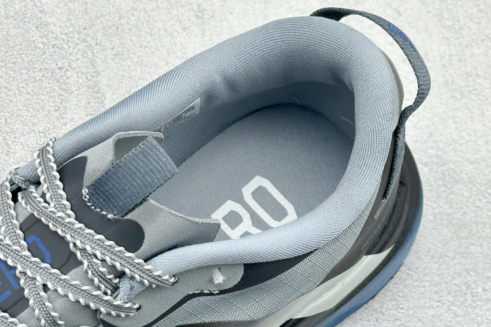 TY版AD ADIZERO EVO SL ATR 阿迪超轻透气缓震跑鞋 KK0311 TY版AD ADIZERO EVO SL ATR 阿迪超轻透气缓震跑鞋 KK0311