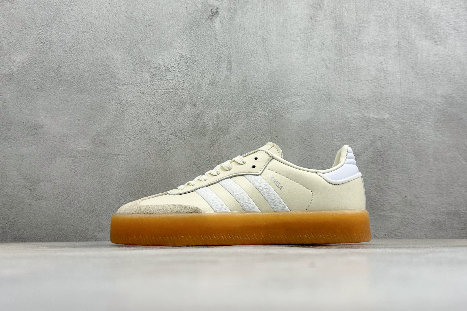 XH版Adidas originals SAMBAE VALENTINE W 百搭单品 复古桑巴板鞋 ID0434 XH版Adidas originals SAMBAE VALENTINE W 百搭单品 复古桑巴板鞋 ID0434