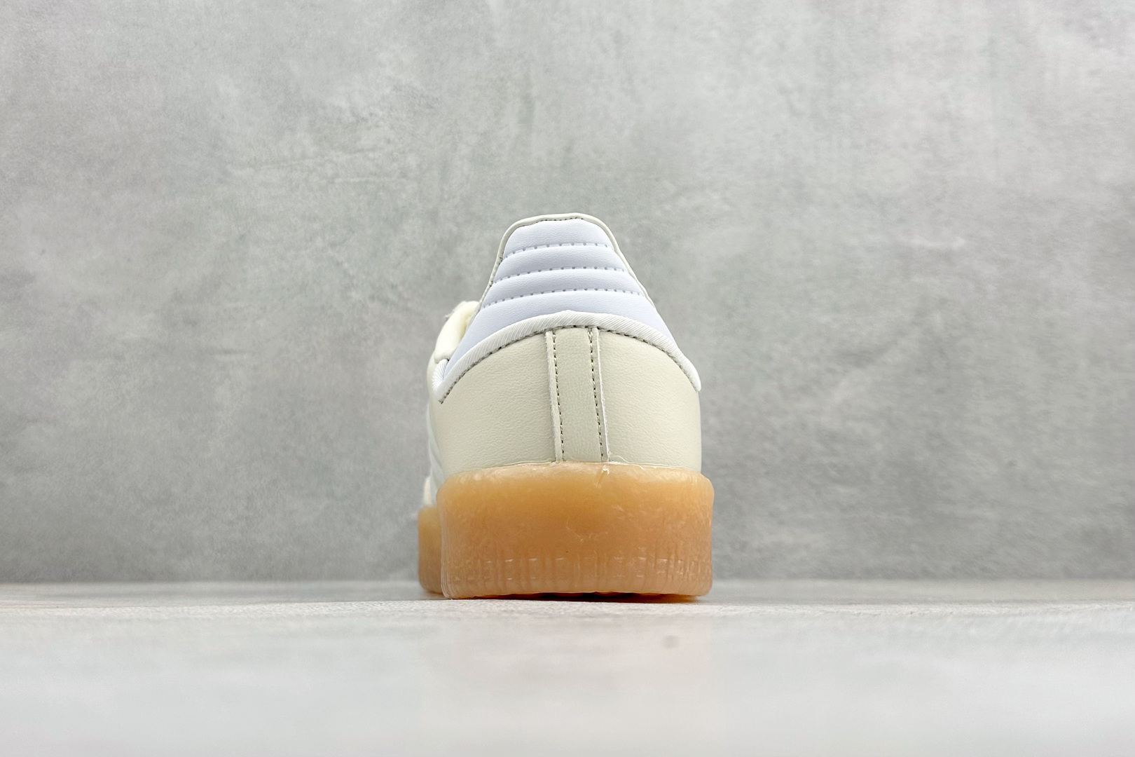 XH版Adidas originals SAMBAE VALENTINE W 百搭单品 复古桑巴板鞋 ID0434 XH版Adidas originals SAMBAE VALENTINE W 百搭单品 复古桑巴板鞋 ID0434