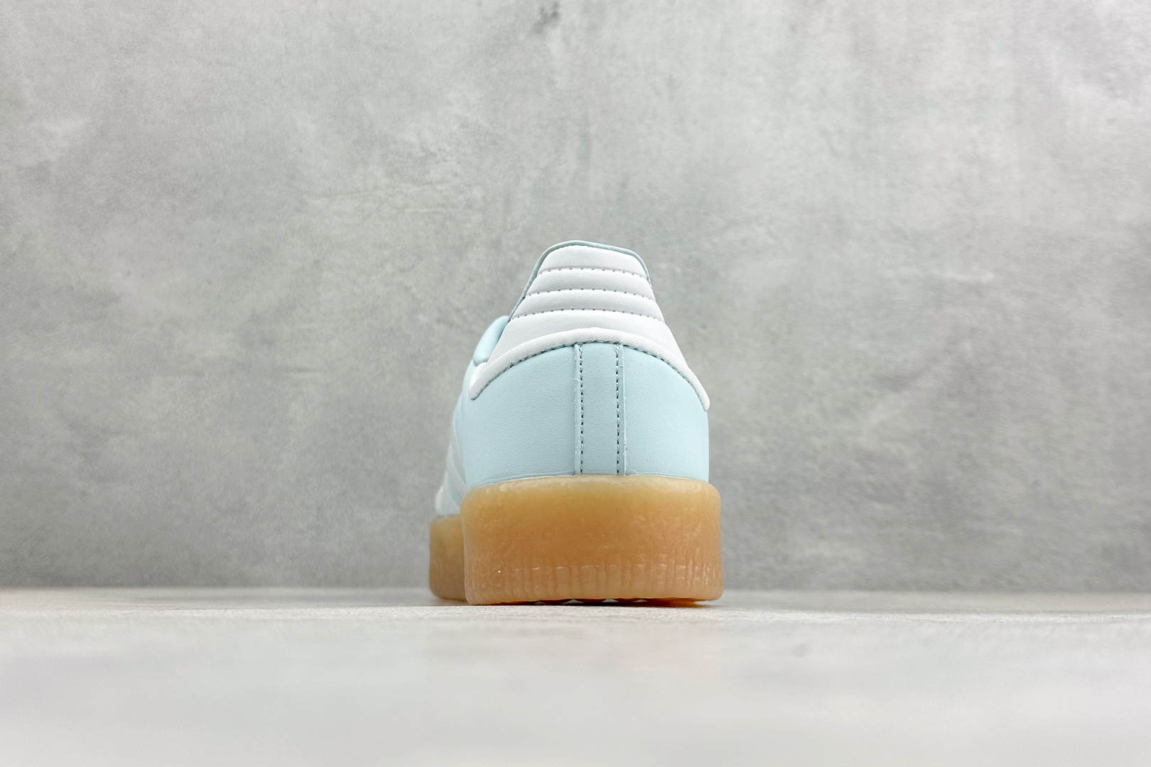 XH版Adidas originals SAMBAE VALENTINE W 百搭单品 复古桑巴板鞋 ID0435 XH版Adidas originals SAMBAE VALENTINE W 百搭单品 复古桑巴板鞋 ID0435