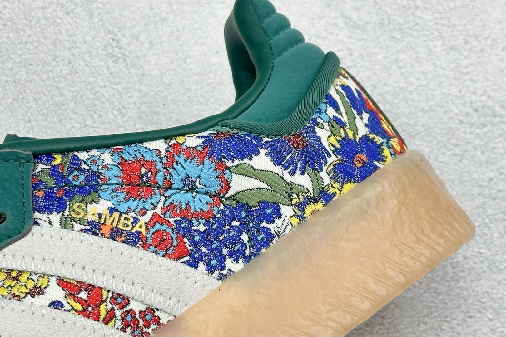 XH版Adidas originals SAMBAE VALENTINE W 百搭单品 复古桑巴板鞋 JH7289