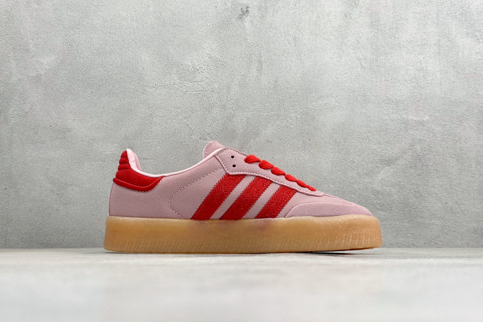 XH版Adidas originals SAMBAE VALENTINE W 百搭单品 复古桑巴板鞋 JS4500