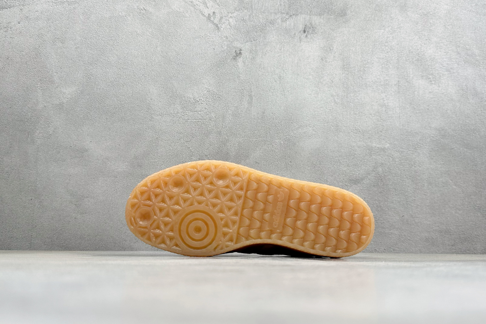 XH版Adidas originals SAMBAE VALENTINE W 百搭单品 复古桑巴板鞋 JS4500