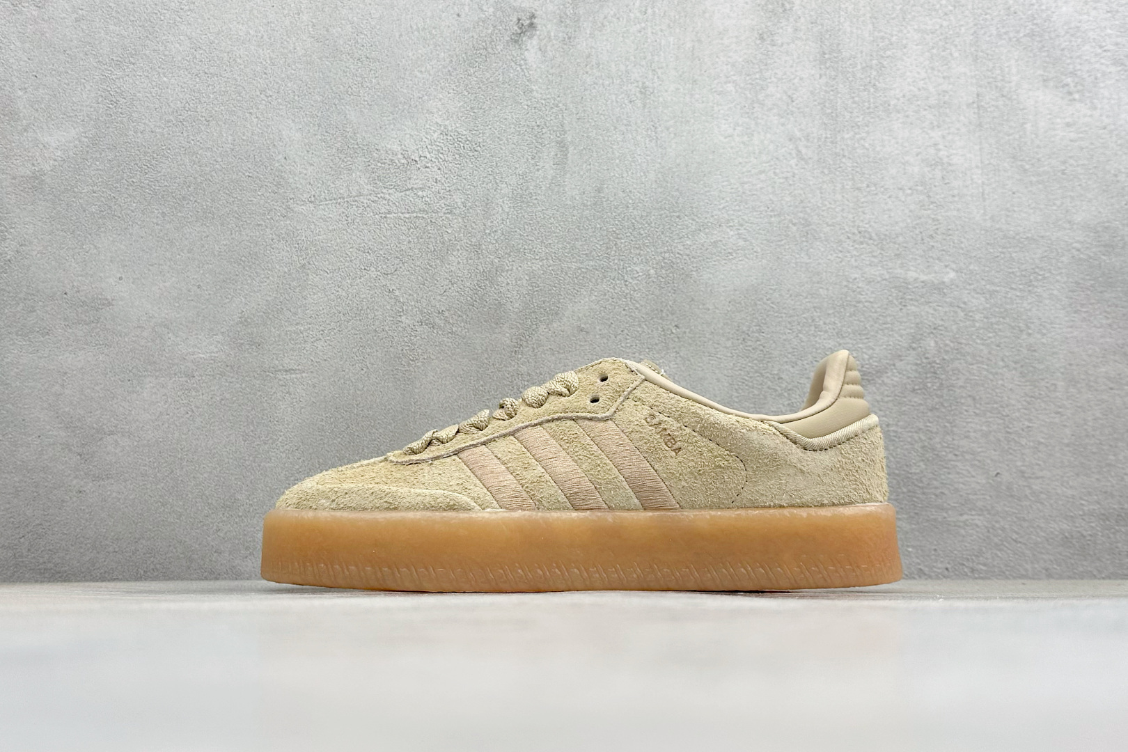 XH版Adidas originals SAMBAE VALENTINE W 百搭单品 复古桑巴板鞋 JQ0254 XH版Adidas originals SAMBAE VALENTINE W 百搭单品 复古桑巴板鞋 JQ0254