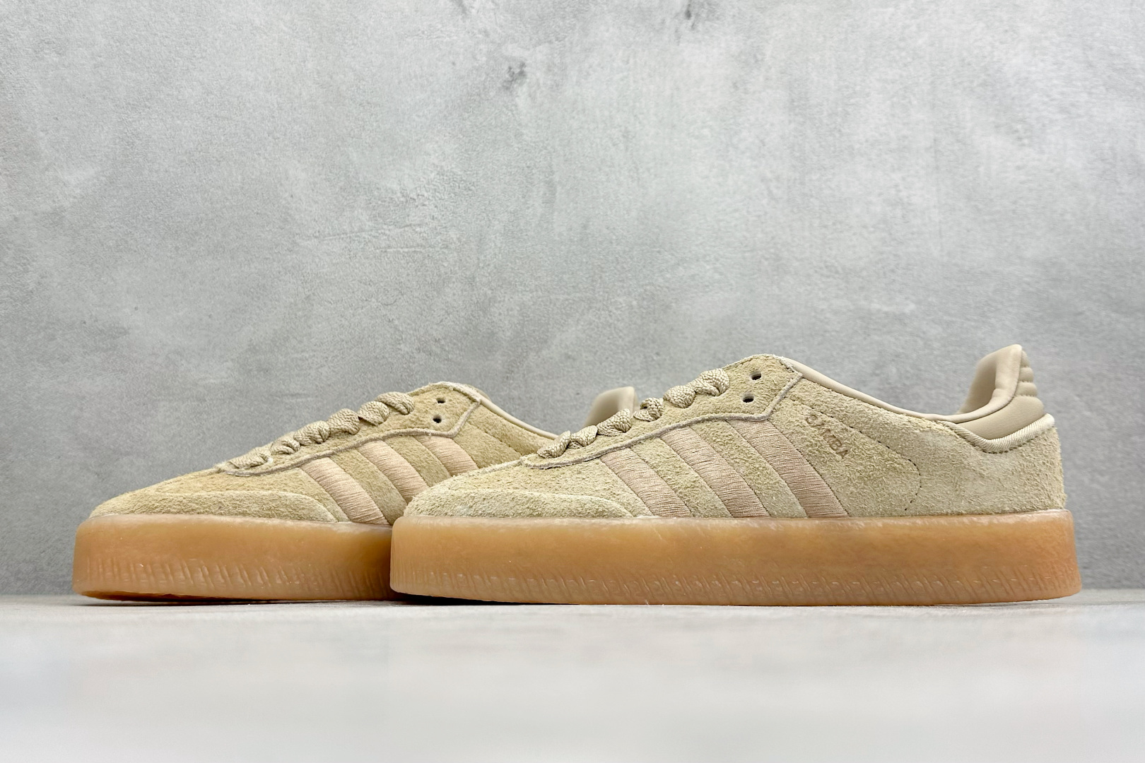 XH版Adidas originals SAMBAE VALENTINE W 百搭单品 复古桑巴板鞋 JQ0254 XH版Adidas originals SAMBAE VALENTINE W 百搭单品 复古桑巴板鞋 JQ0254