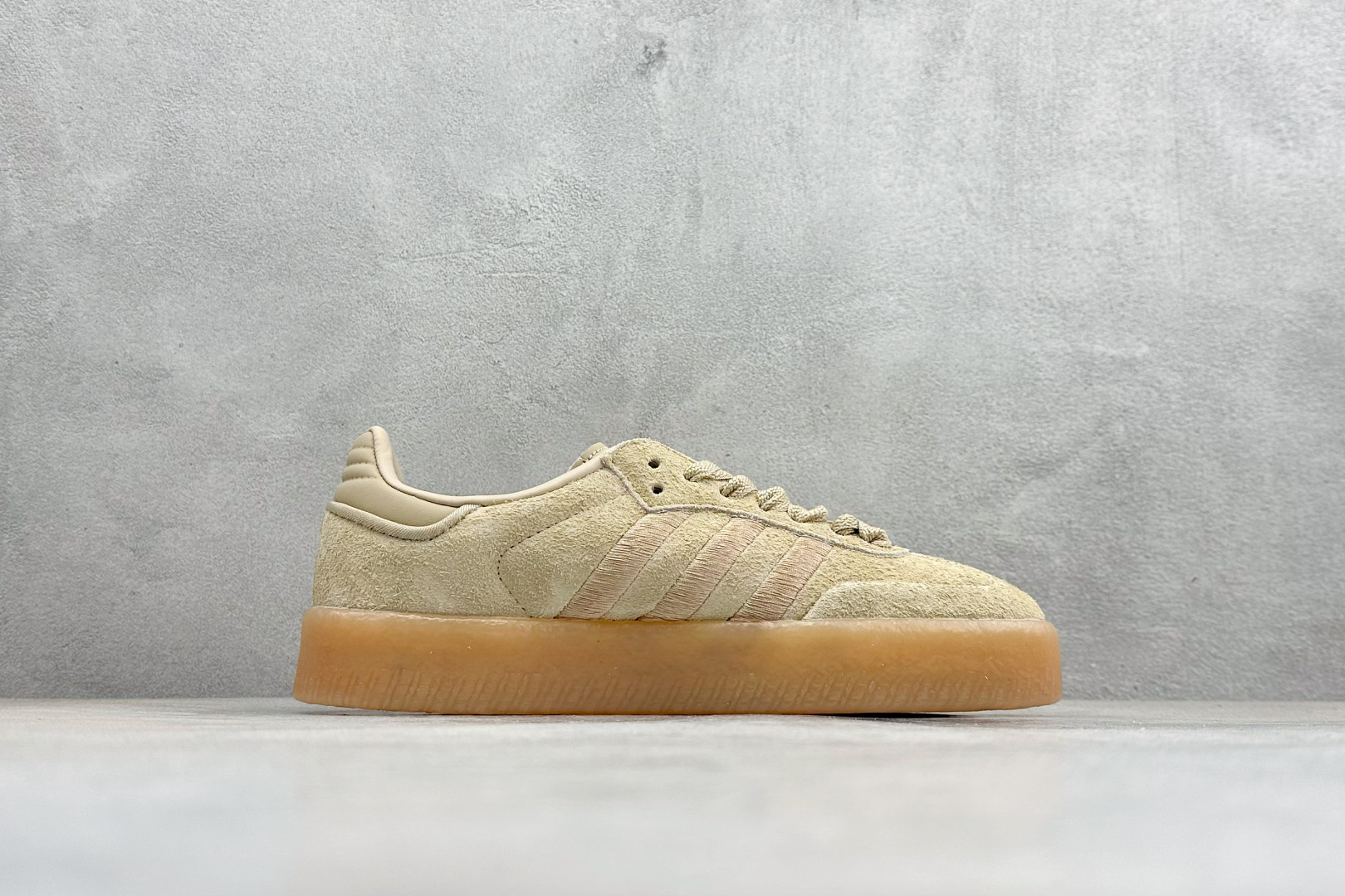 XH版Adidas originals SAMBAE VALENTINE W 百搭单品 复古桑巴板鞋 JQ0254 XH版Adidas originals SAMBAE VALENTINE W 百搭单品 复古桑巴板鞋 JQ0254