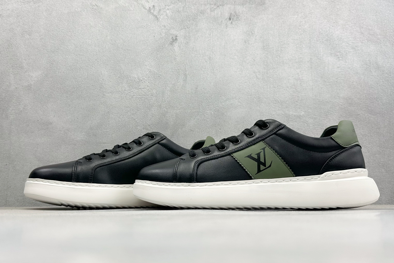 Louis Vuitton LV男鞋路易威登休闲文化运动板鞋系列 Louis Vuitton LV男鞋路易威登休闲文化运动板鞋系列