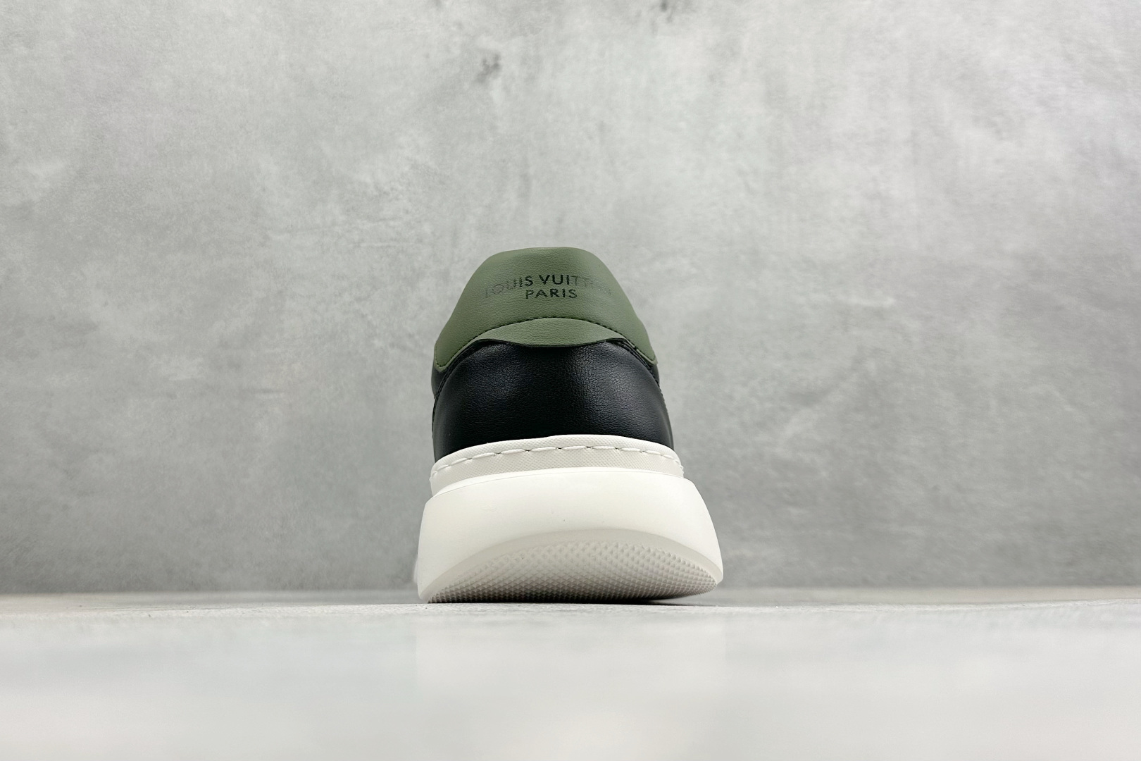 Louis Vuitton LV男鞋路易威登休闲文化运动板鞋系列 Louis Vuitton LV男鞋路易威登休闲文化运动板鞋系列