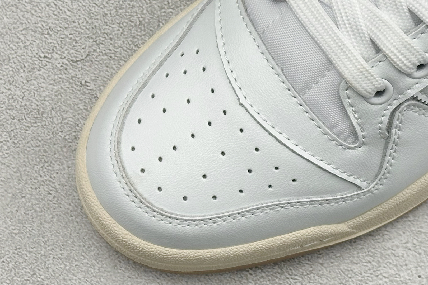 AD Forum 84 Low 低帮百搭潮流休闲运动板鞋 H04903 AD Forum 84 Low 低帮百搭潮流休闲运动板鞋 H04903