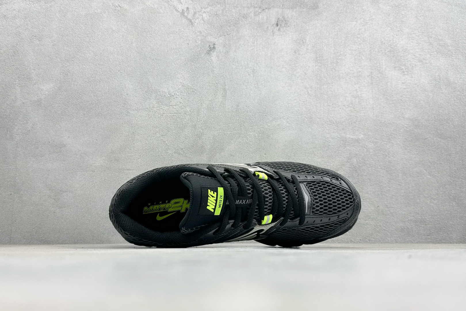Nike Air Max Moto 2K 耐克新款复古气垫跑步鞋 IO9279-002 Nike Air Max Moto 2K 耐克新款复古气垫跑步鞋 IO9279-002