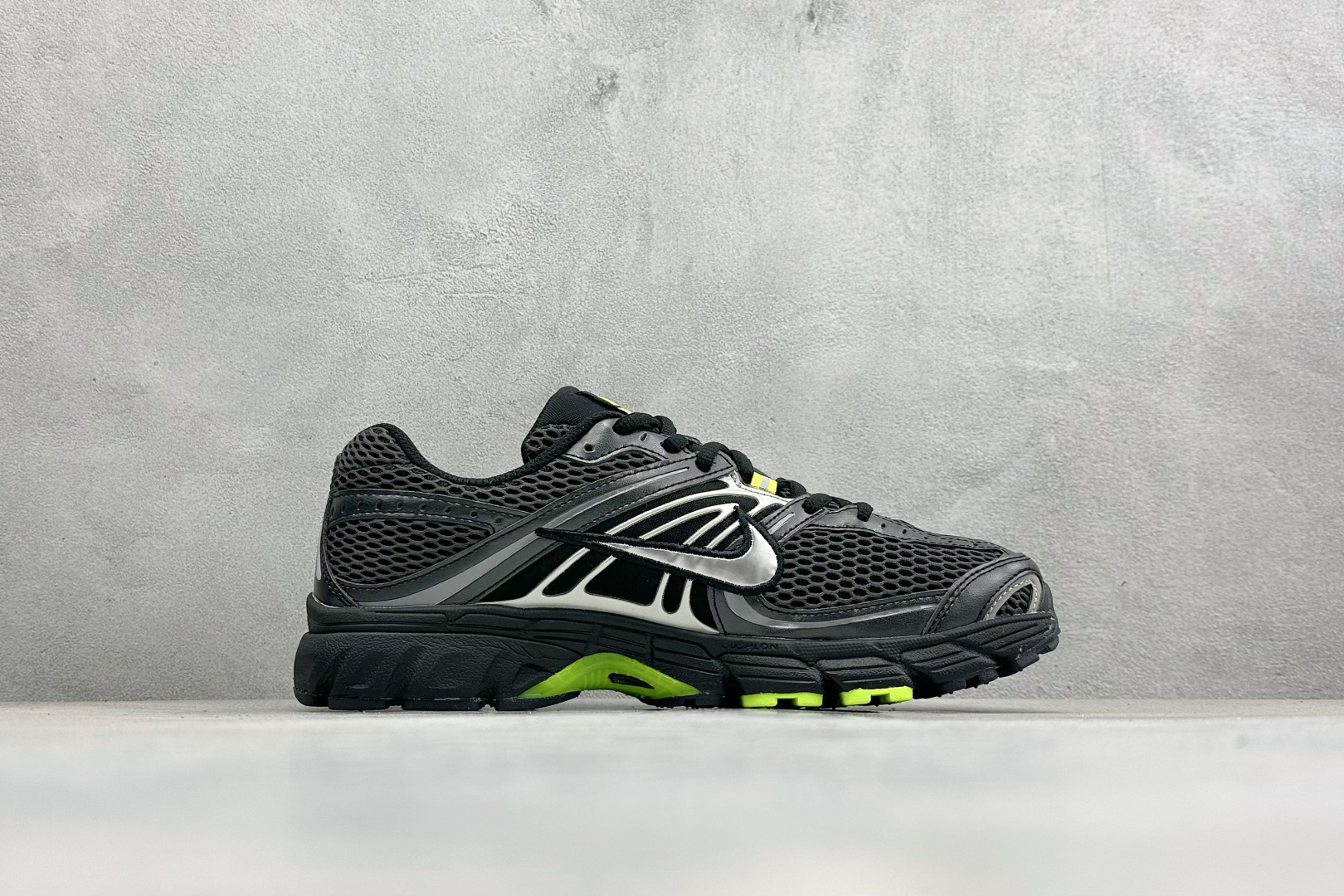 Nike Air Max Moto 2K 耐克新款复古气垫跑步鞋 IO9279-002 Nike Air Max Moto 2K 耐克新款复古气垫跑步鞋 IO9279-002