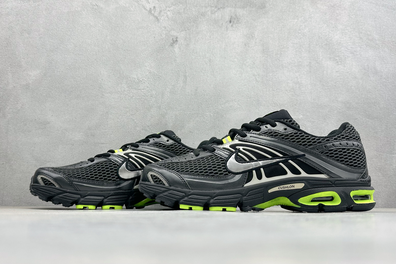 Nike Air Max Moto 2K 耐克新款复古气垫跑步鞋 IO9279-002 Nike Air Max Moto 2K 耐克新款复古气垫跑步鞋 IO9279-002