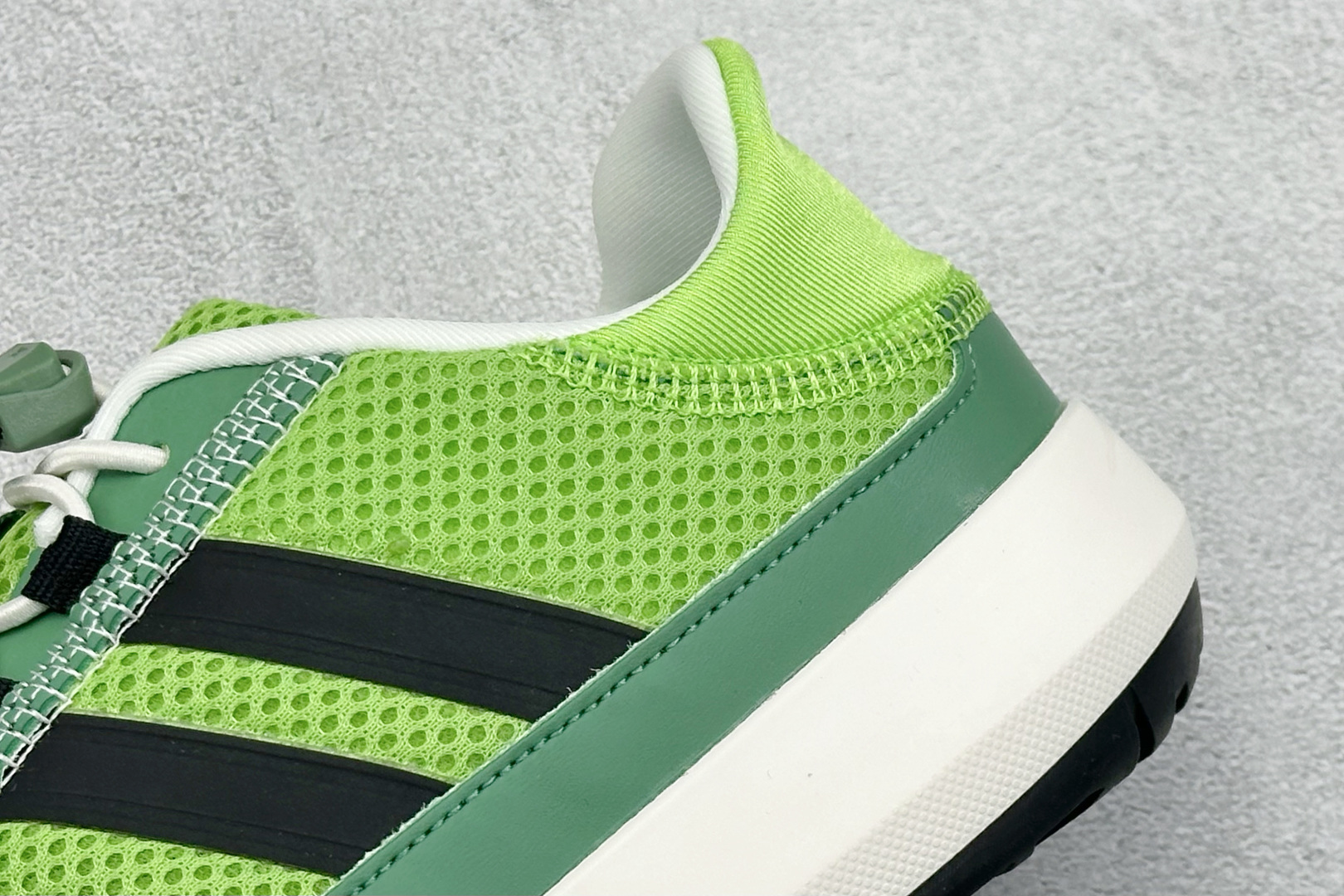 Adidas Roamboat 轻便舒适防滑耐磨 低帮跑步鞋 JH9751 Adidas Roamboat 轻便舒适防滑耐磨 低帮跑步鞋 JH9751