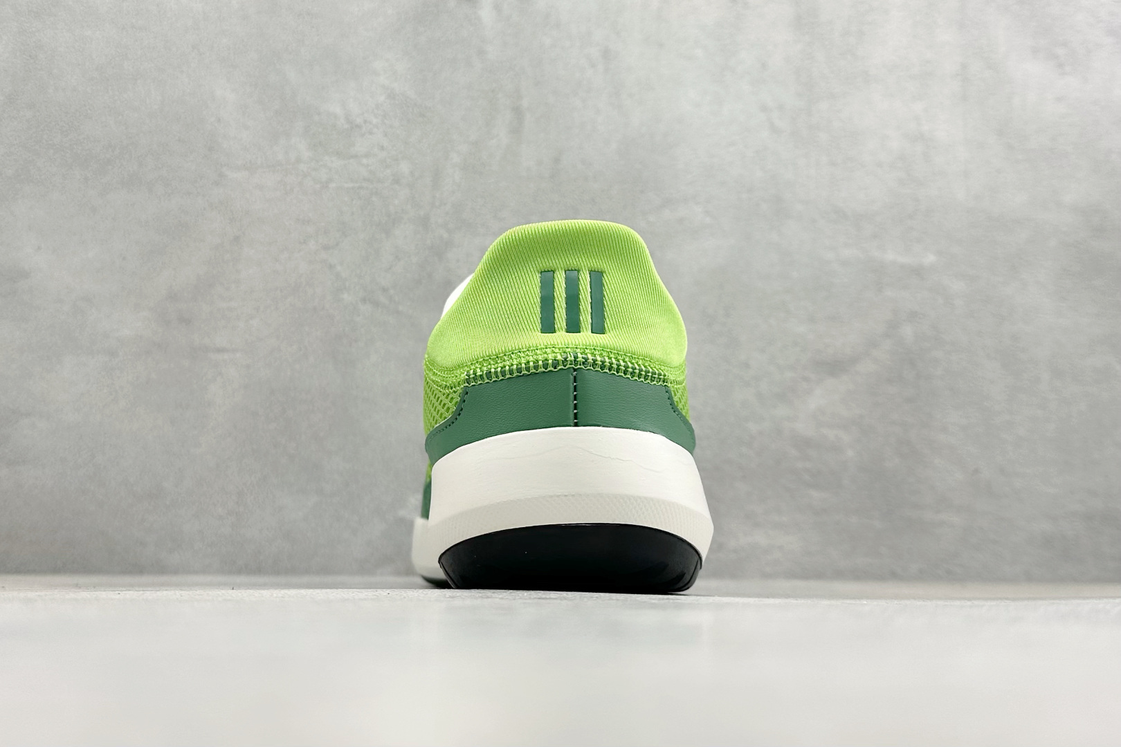 Adidas Roamboat 轻便舒适防滑耐磨 低帮跑步鞋 JH9751 Adidas Roamboat 轻便舒适防滑耐磨 低帮跑步鞋 JH9751