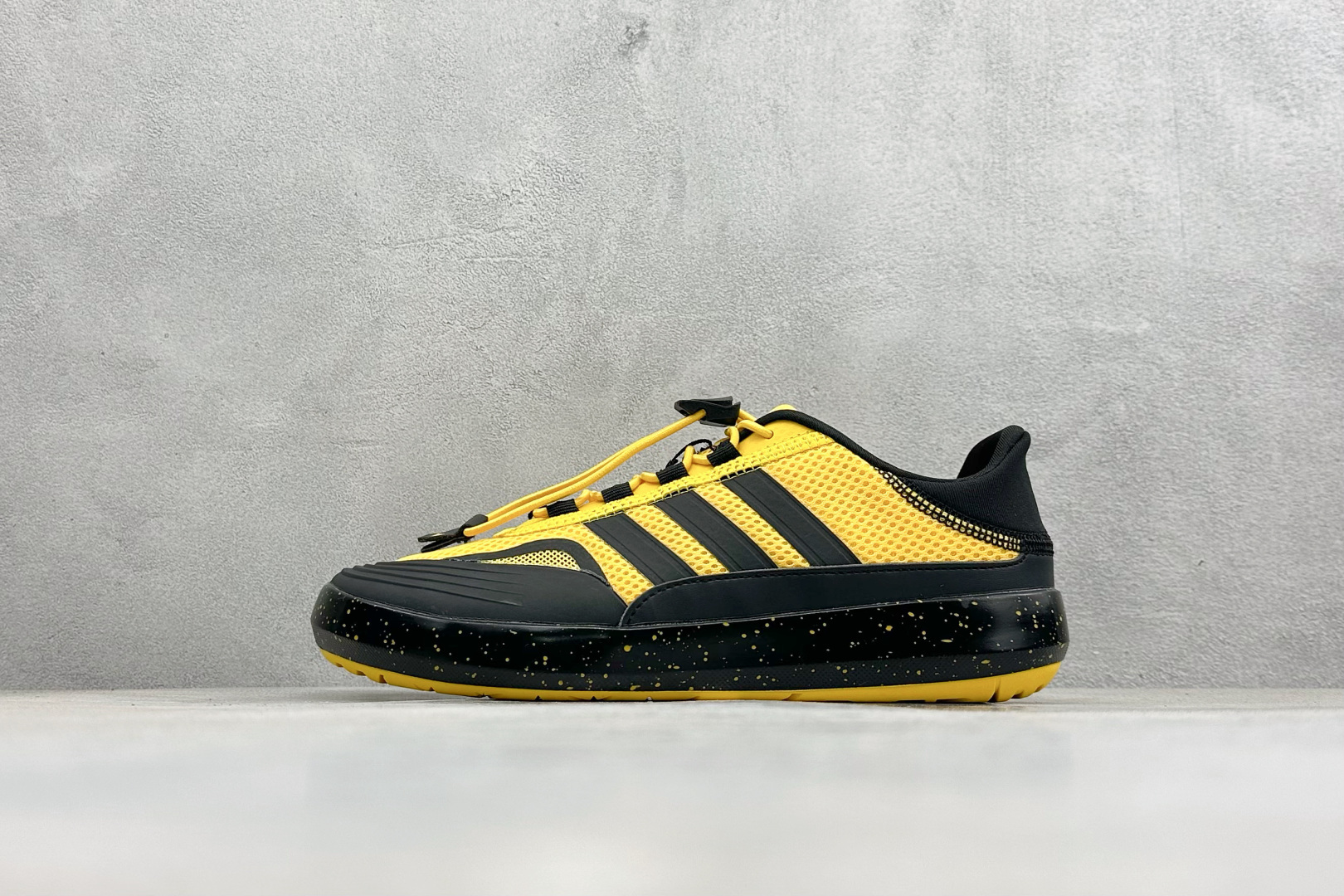 Adidas Roamboat 轻便舒适防滑耐磨 低帮跑步鞋 JH9746 Adidas Roamboat 轻便舒适防滑耐磨 低帮跑步鞋 JH9746