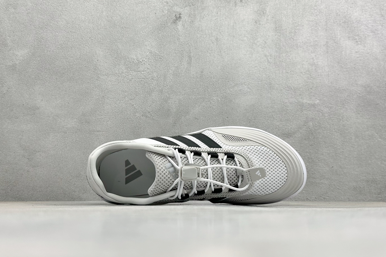Adidas Roamboat 轻便舒适防滑耐磨 低帮跑步鞋 JP6630 Adidas Roamboat 轻便舒适防滑耐磨 低帮跑步鞋 JP6630