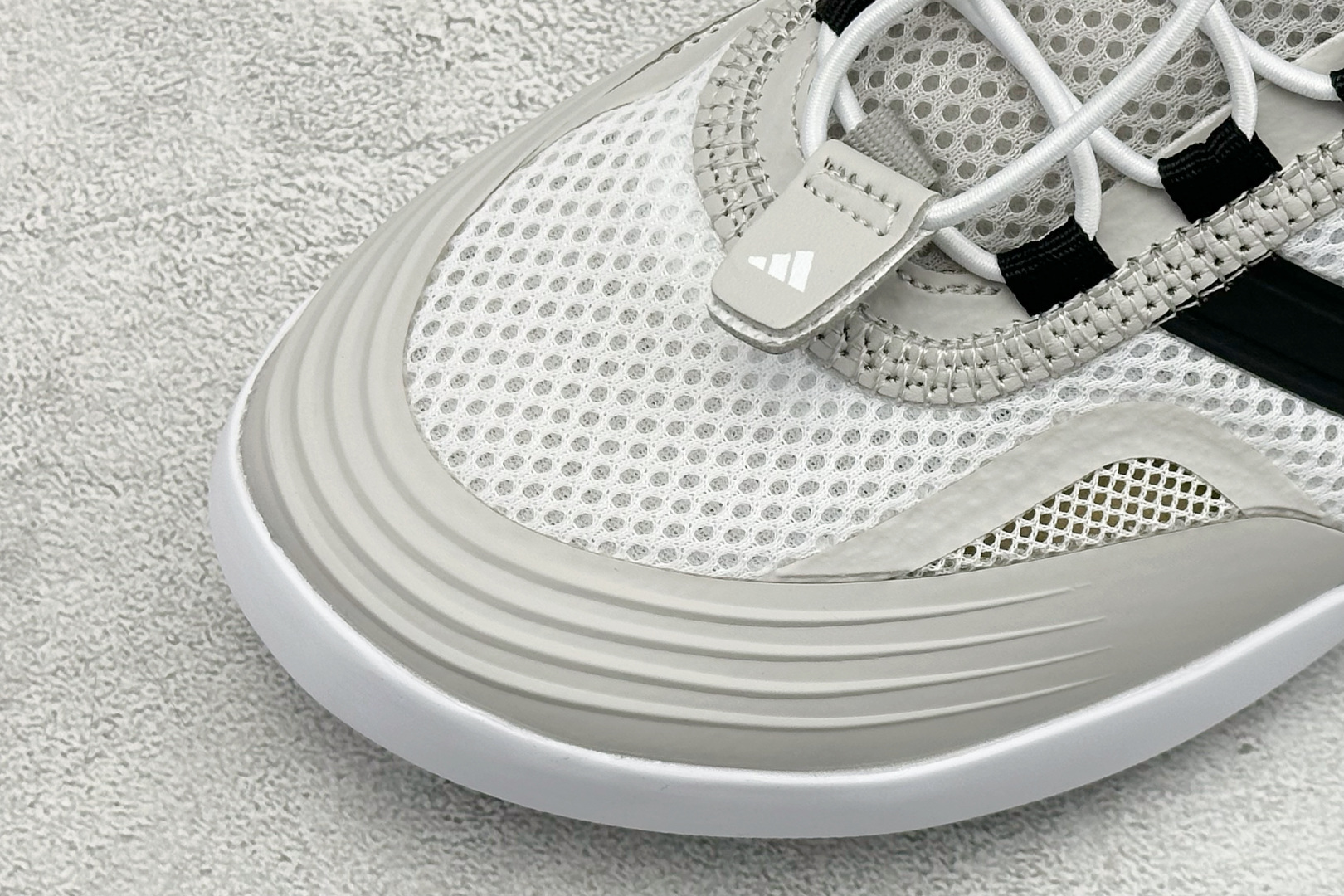 Adidas Roamboat 轻便舒适防滑耐磨 低帮跑步鞋 JP6630 Adidas Roamboat 轻便舒适防滑耐磨 低帮跑步鞋 JP6630